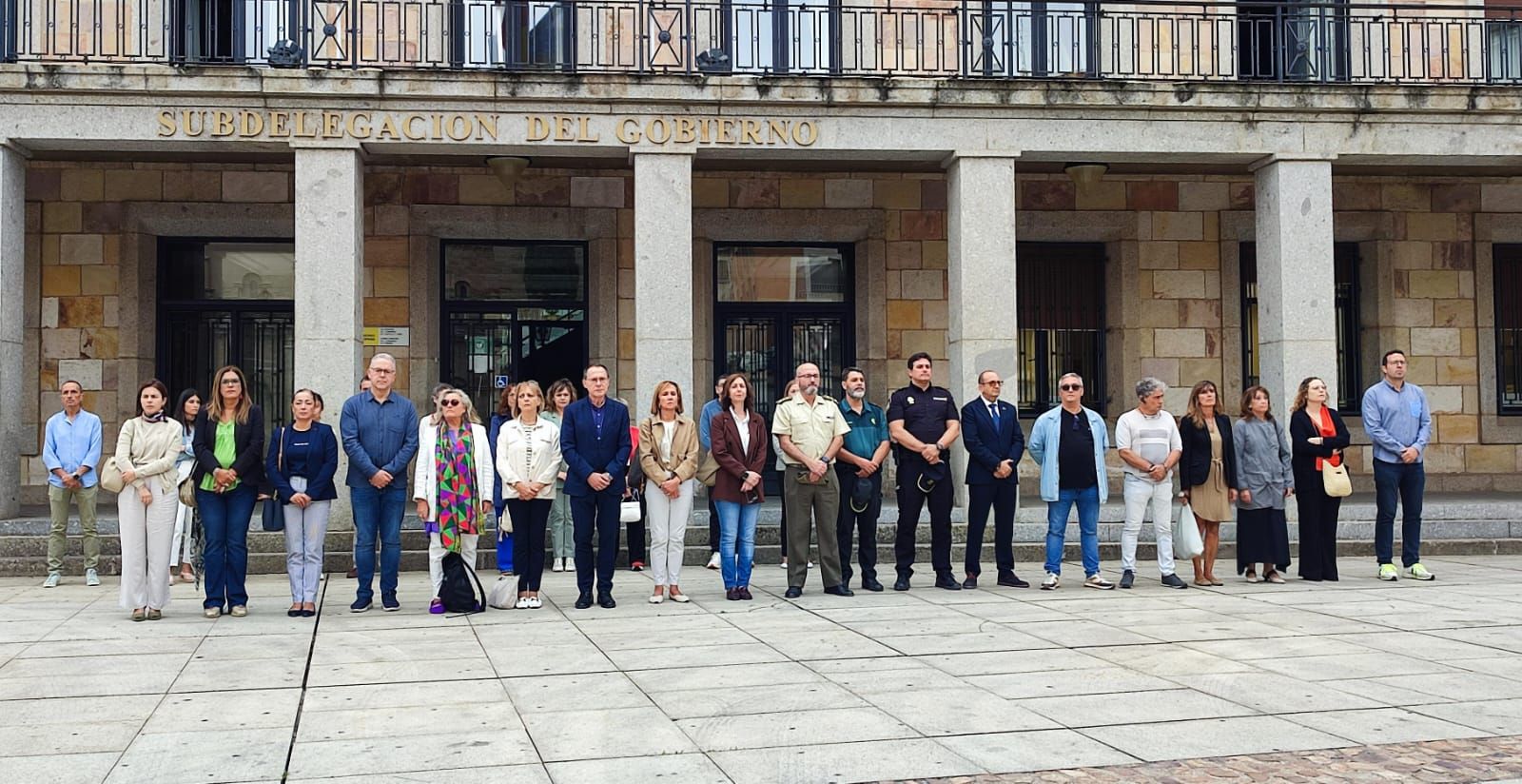 Minuto de silencio en la Plaza de la Constitución