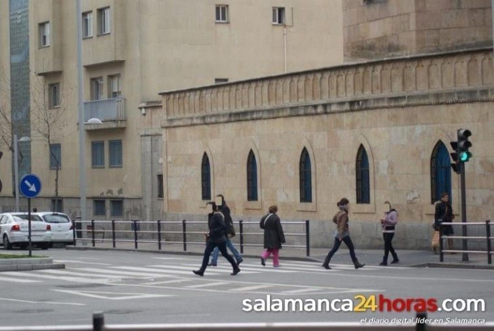 Dos heridos al atropellar un ciclista a una mujer en la avenida de Portugal