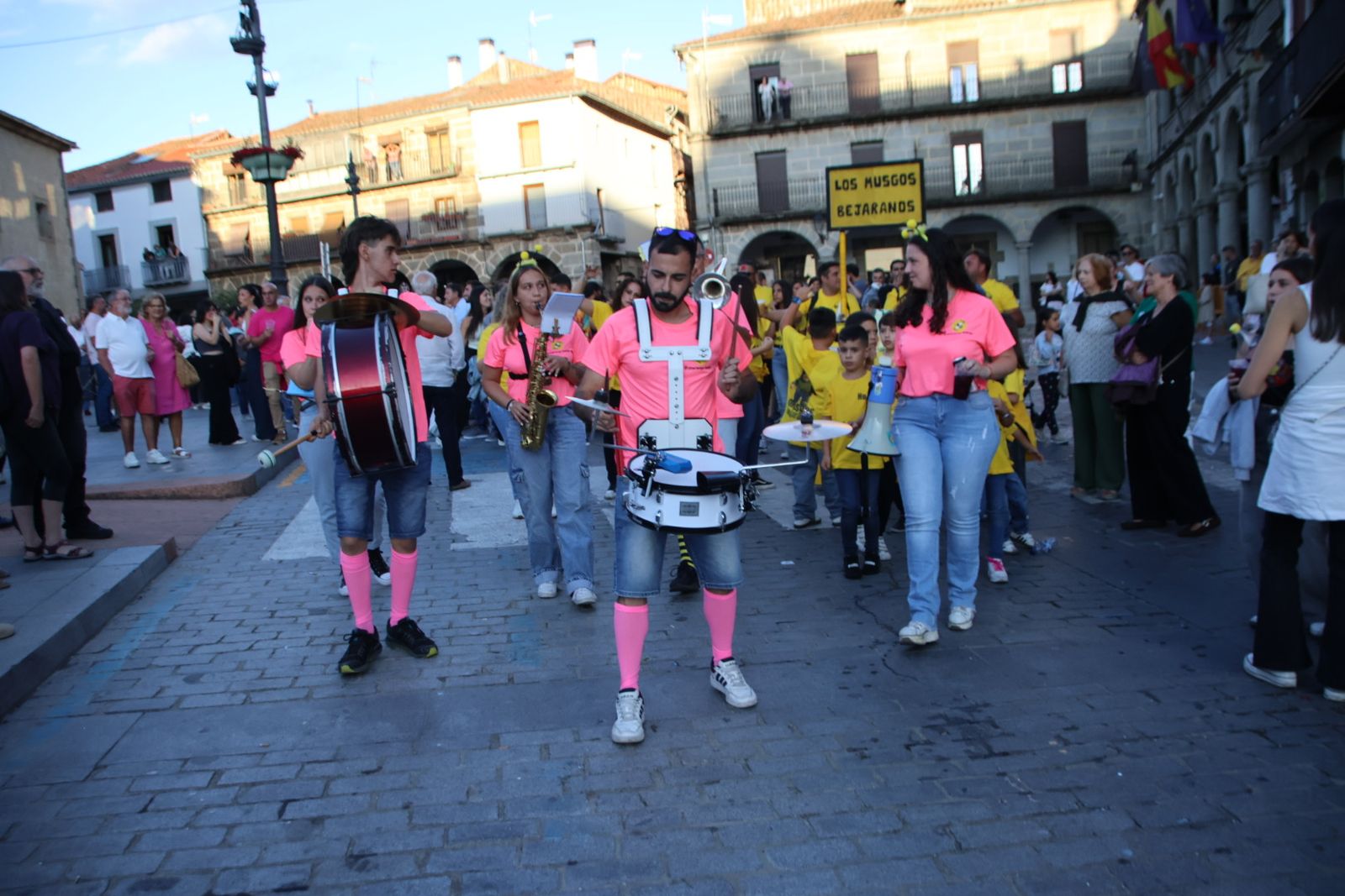 Béjar, pasacalles de Peñas y pregón