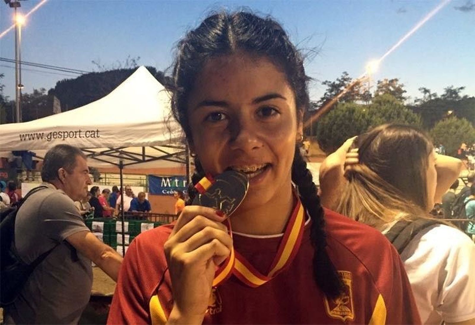 Helena España, del Vino de Toro Caja Rural, campeona de España en 100 ml Helena España, del Vino de Toro Caja Rural, campeona de España en 100 ml