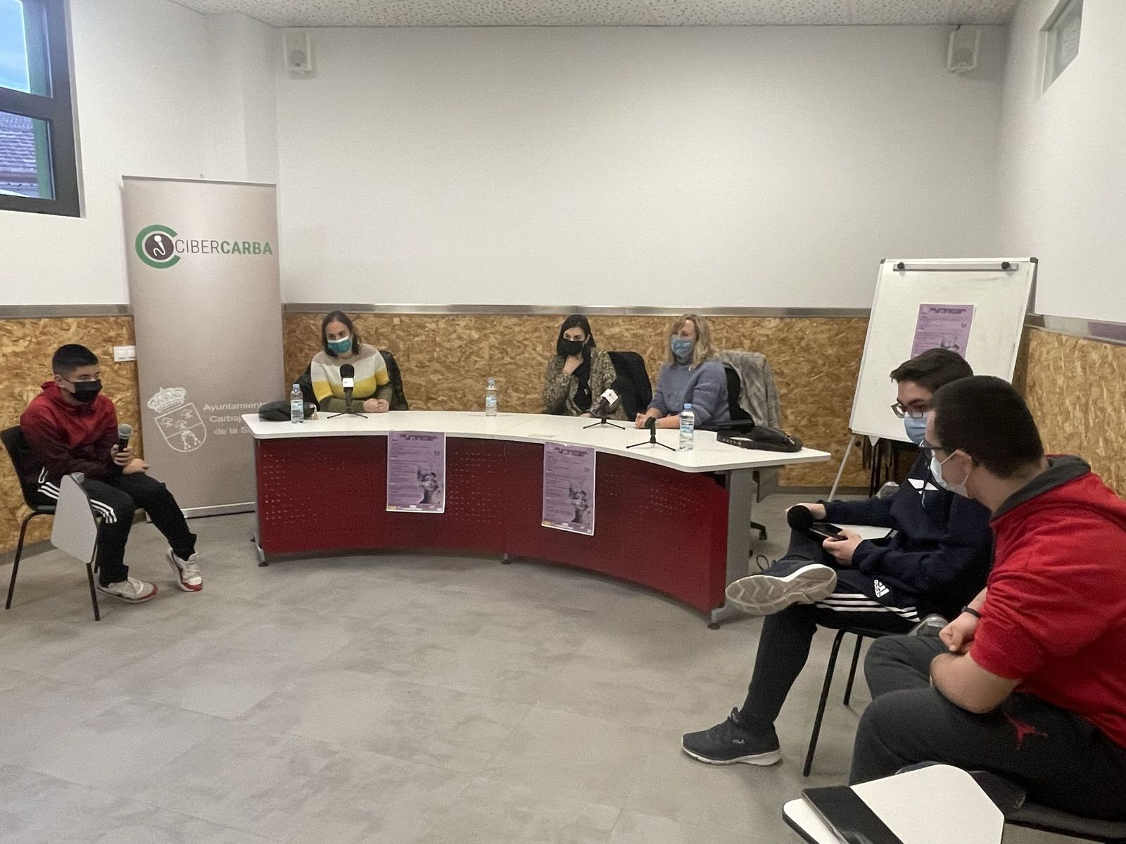 Tertulia "La realidad de la mujer en la ciencia" en Carbajosa con motivo del Día de la Mujer