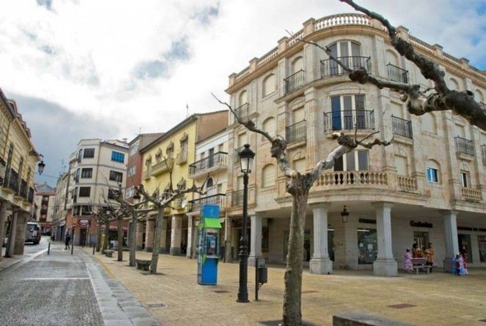 El Ayuntamiento trabaja para que la villa chacinera muestre su mejor cara