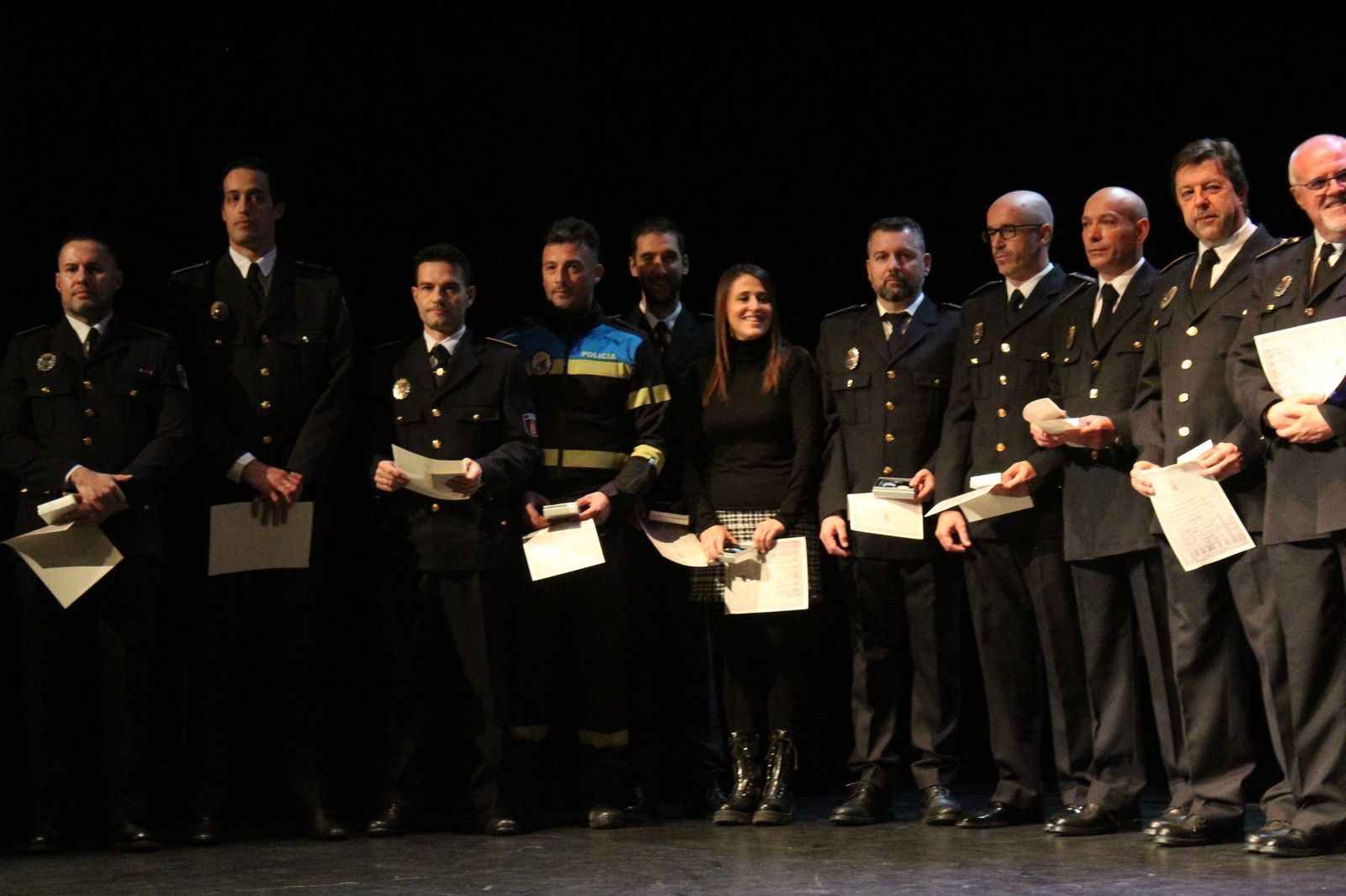 entrega-de-medallas-de-reconocimiento-a-la-policia-local-28