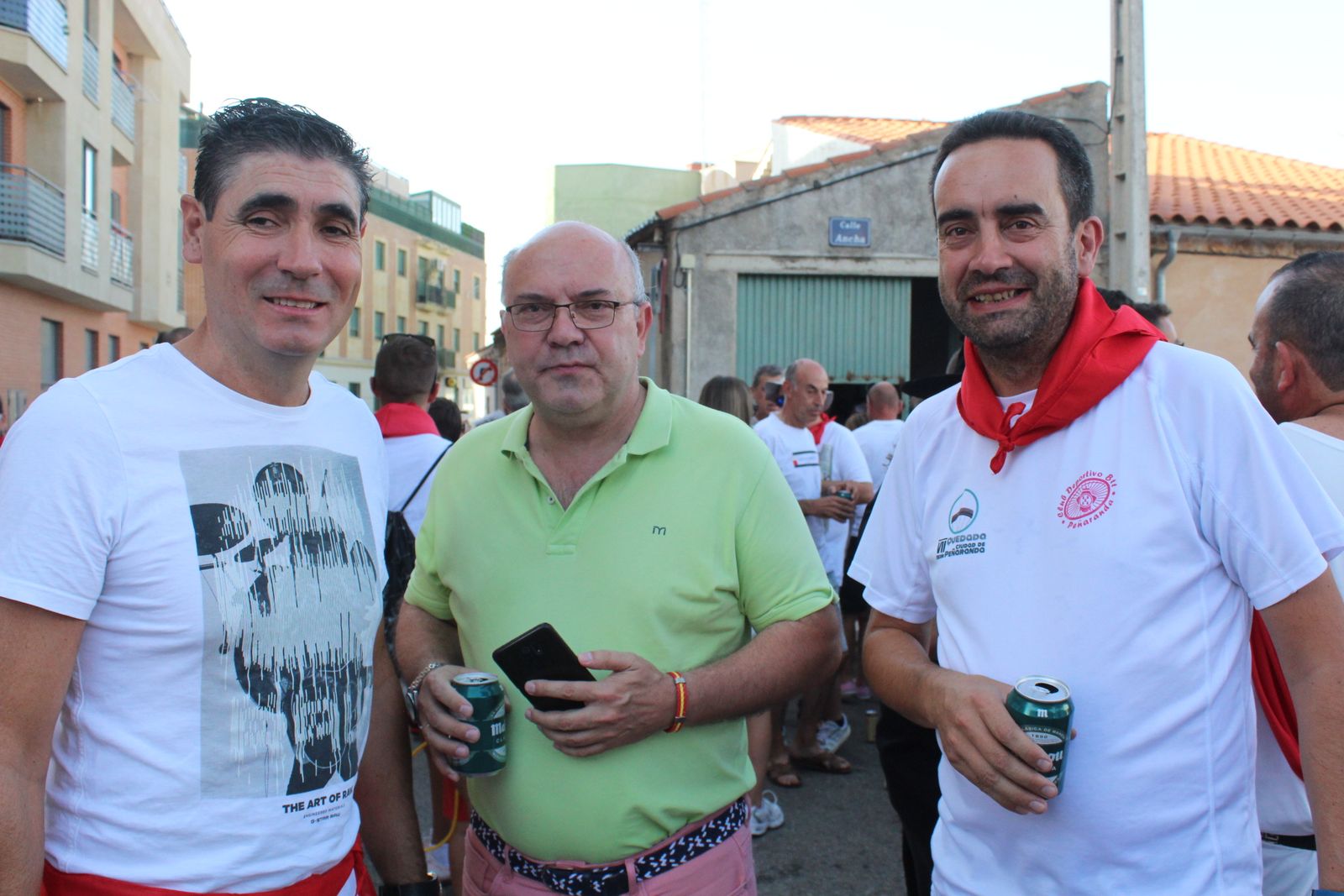 Castellanos de Moriscos. Paseo de peñas con la temática “Viva San Fermín”