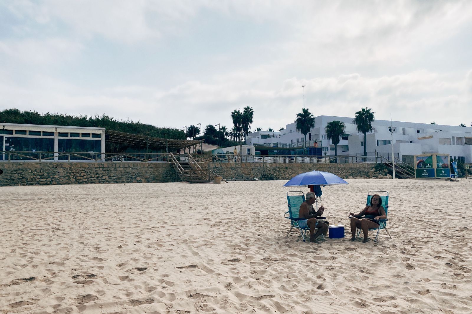 Un matrimonio disfruta de sus vacaciones en el Puerto de Santa María Foto: María Lorenzo