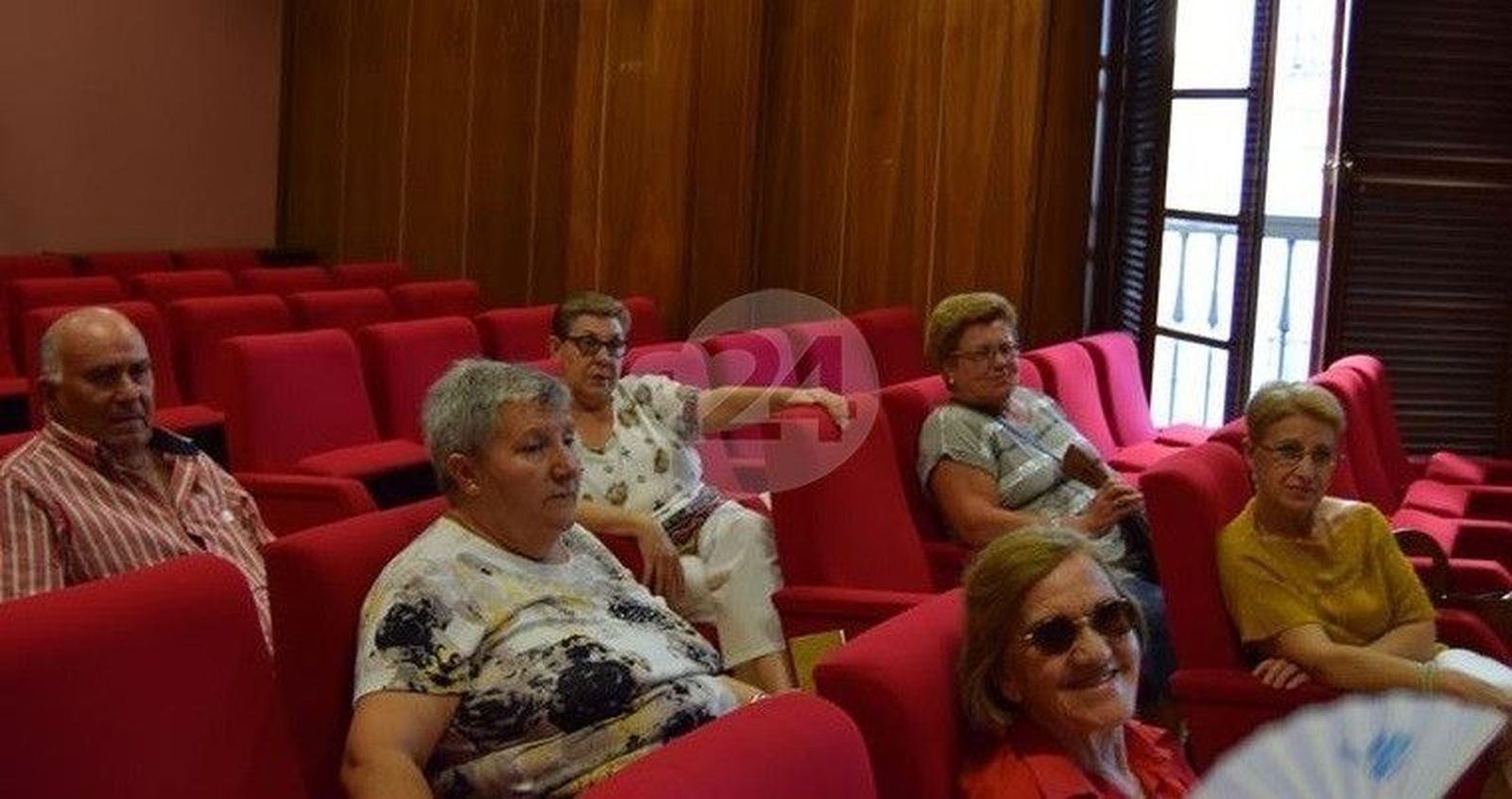 Poca afluencia en la reunión con la Tercera Edad