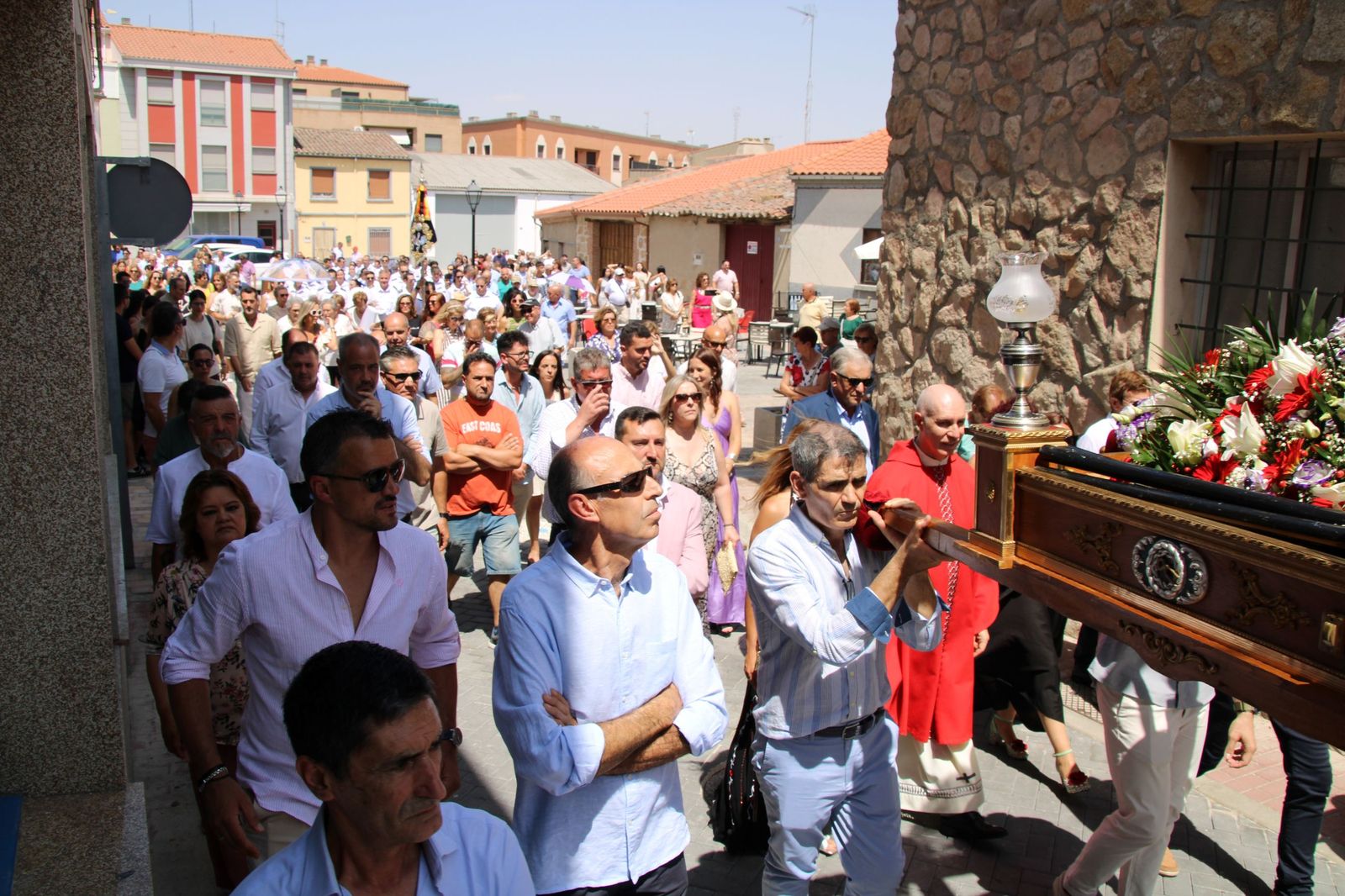 Procesión en honor al Cristo de las Batallas en Castellanos de Moriscos