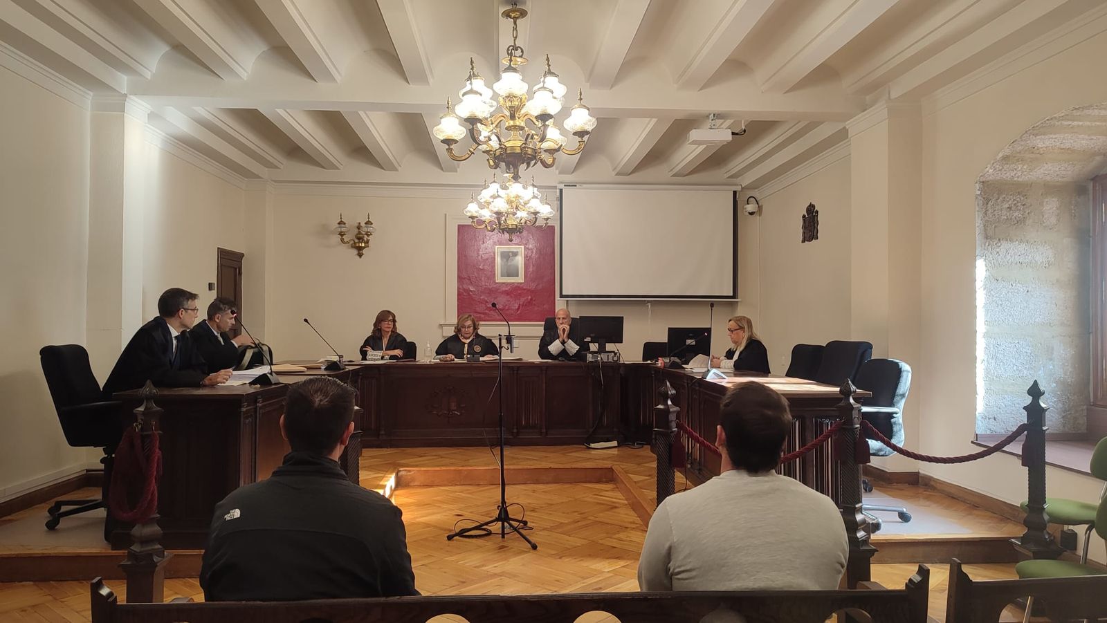 Juicio contra dos acusados de tráfico de drogas