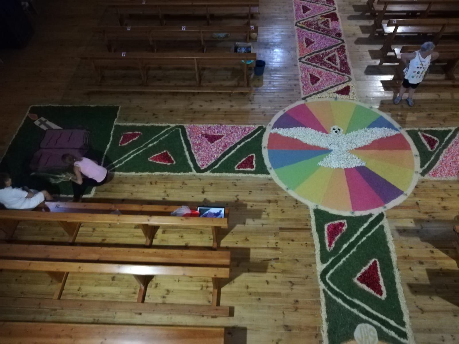 alfombra-por-el-corpus-en-la-iglesia-de-el-perdigon-3