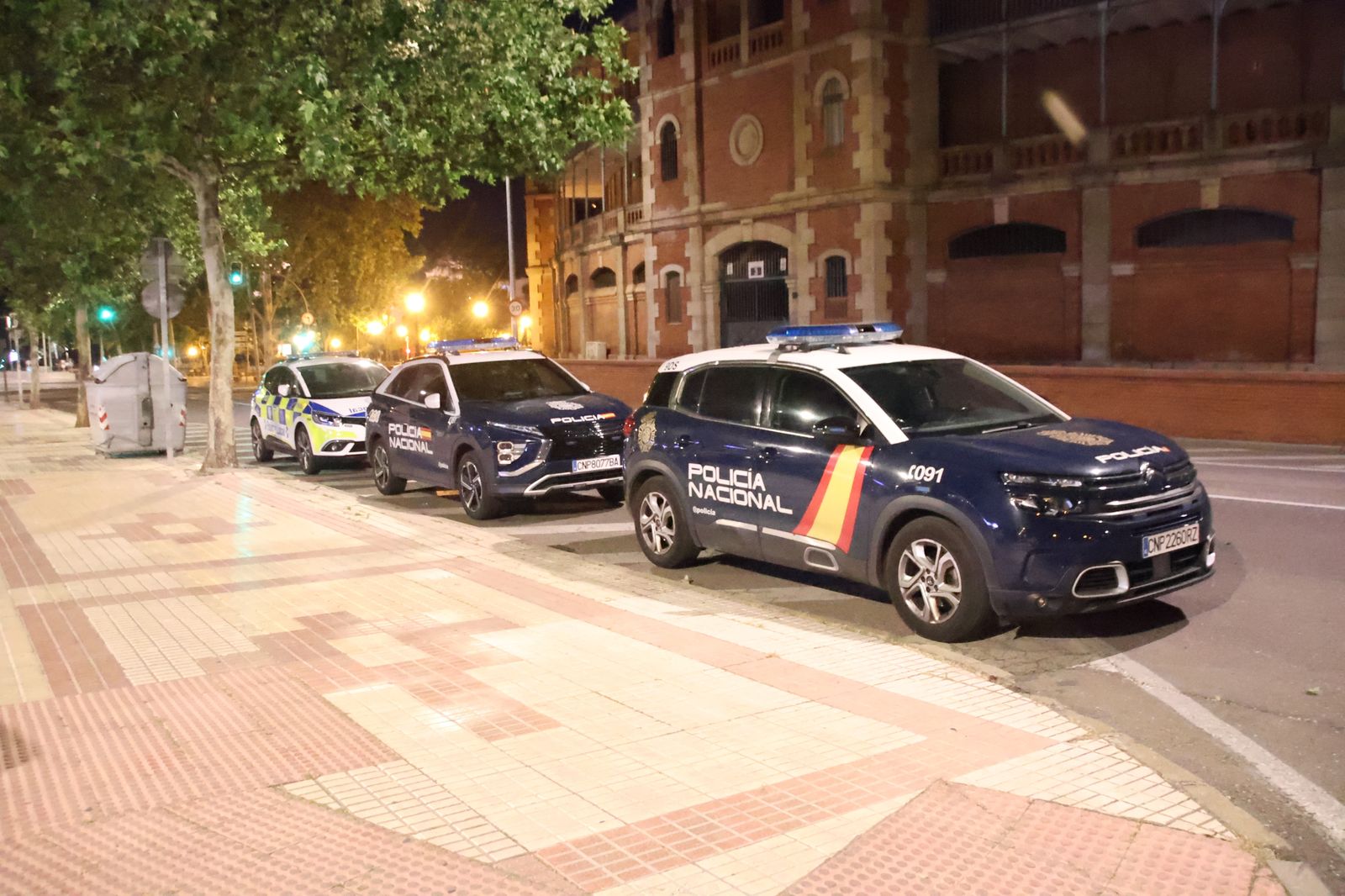 Amplio despliegue de Policía Nacional y Local para evitar una pelea en los alrededores de la Plaza de Toros