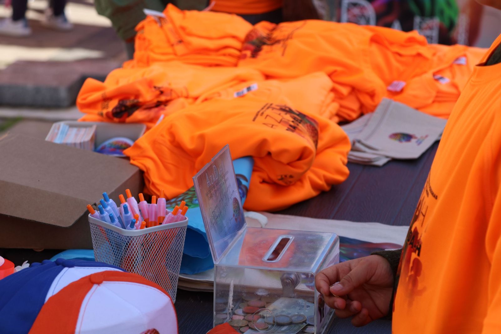 GALERÍA | El centro de Zamora se tiñe de naranja para visibilizar el TDAH