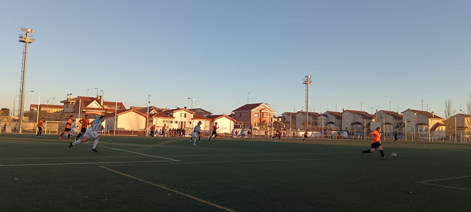 Un instante del partido entre Racing Club y Santa Croya