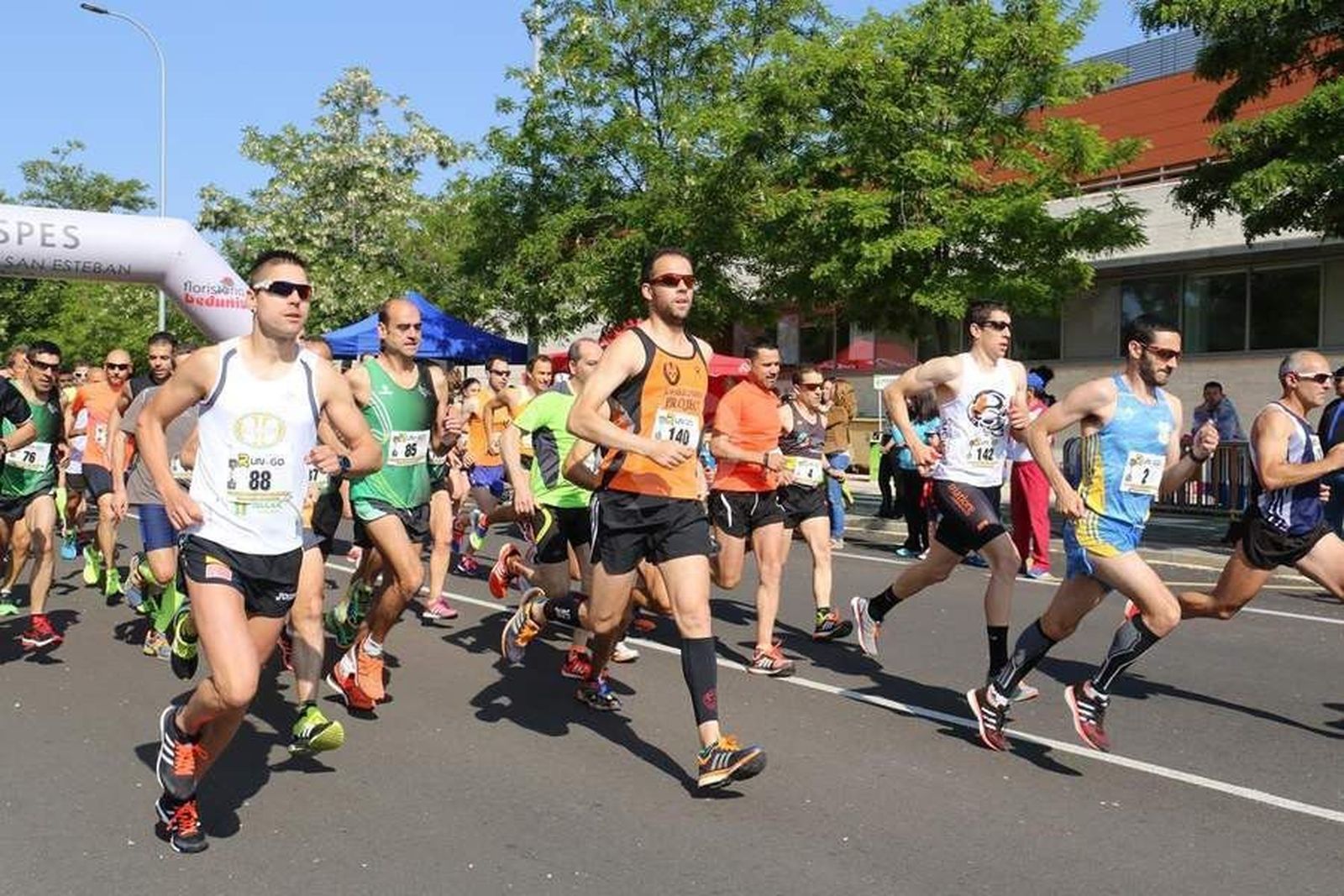 Rafa Iglesias y Lourdes Lobato se llevan la decimonovena edición del Cross de la Policía Local