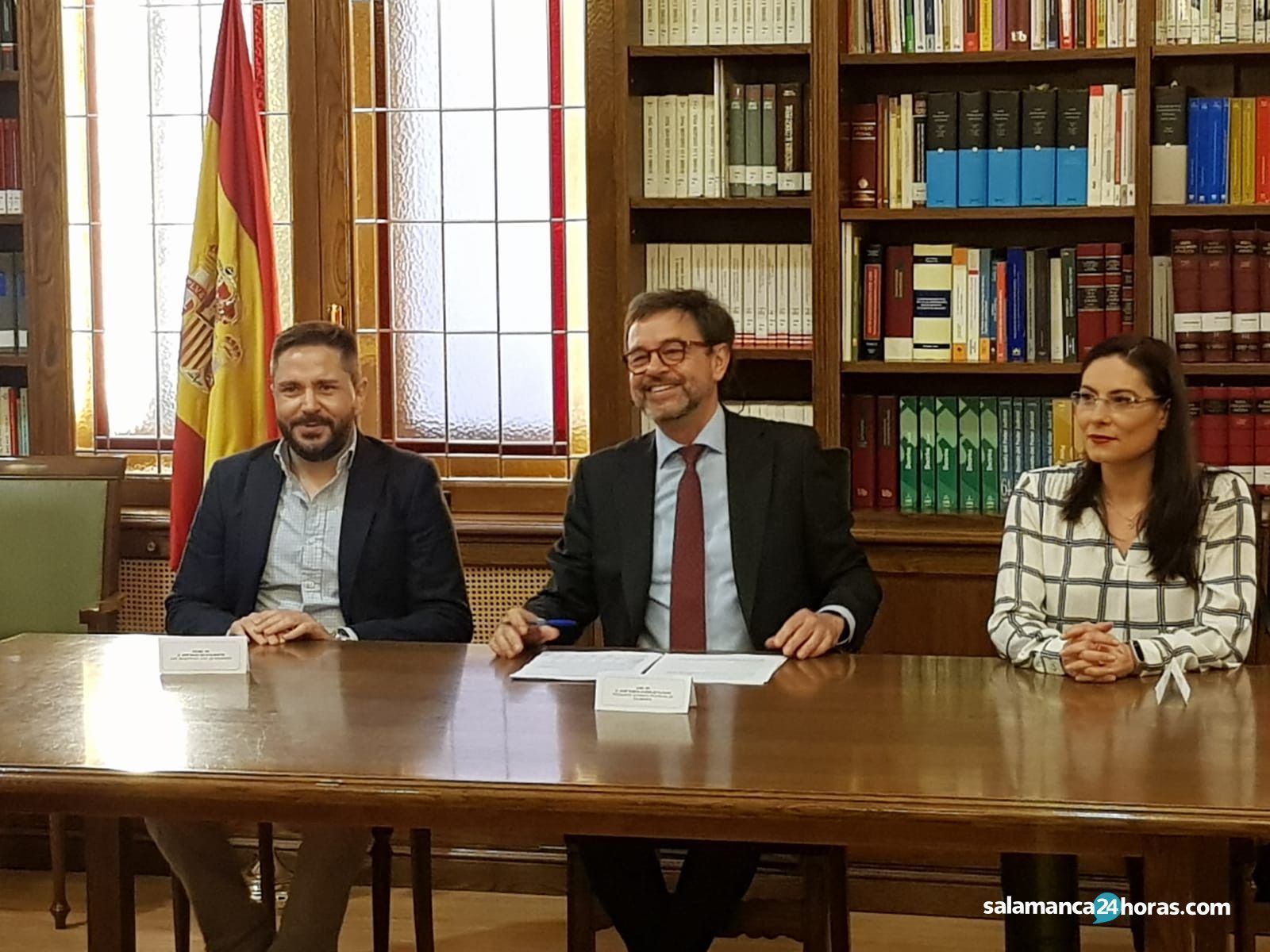 José Ramón González Clavijo, en el centro de la imagen, presidente de la Audiencia Provincial de Salamanca