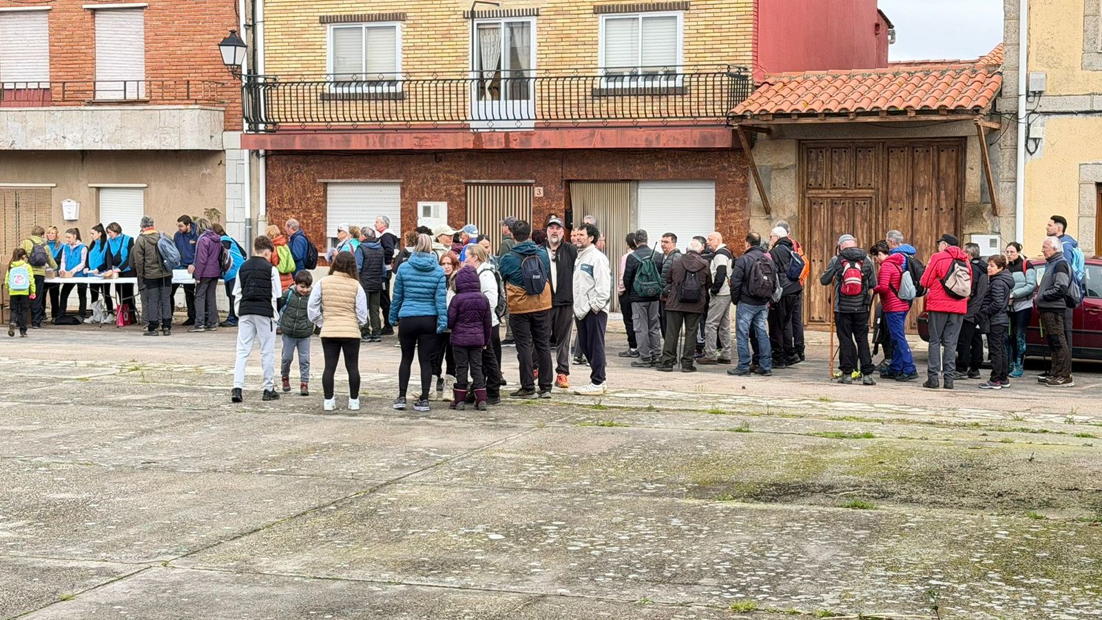 Marcha senderista en Vilvestre