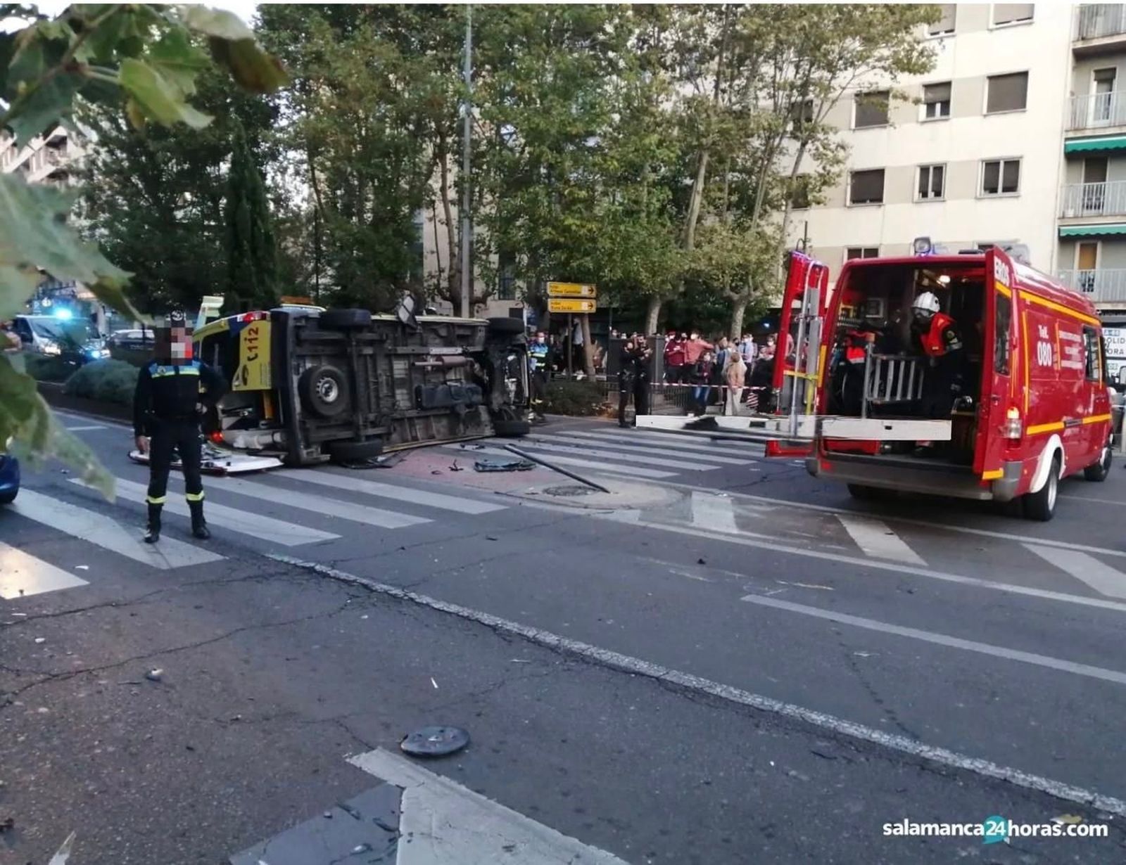 Accidente ambulancia y coche Paseo Carmelitas 2020