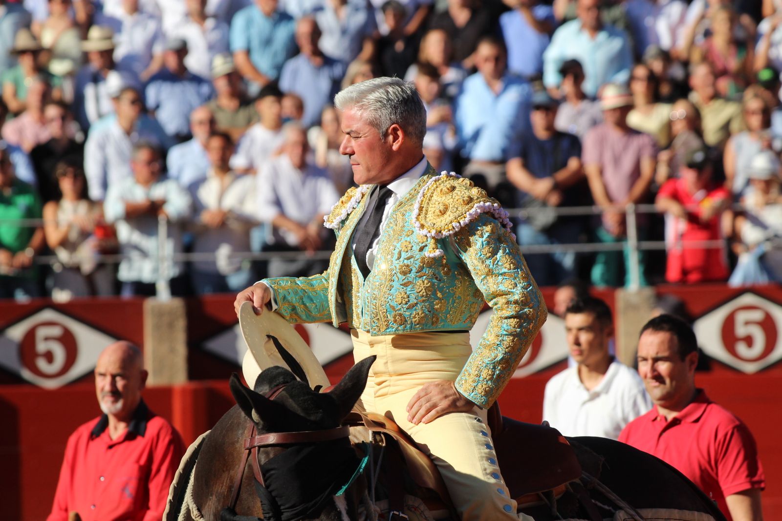 Emilio de Justo, Juan Ortega y Roca Rey inauguran el cartel de figuras en la feria de Salamanca: la corrida de Garcigrande en imágenes