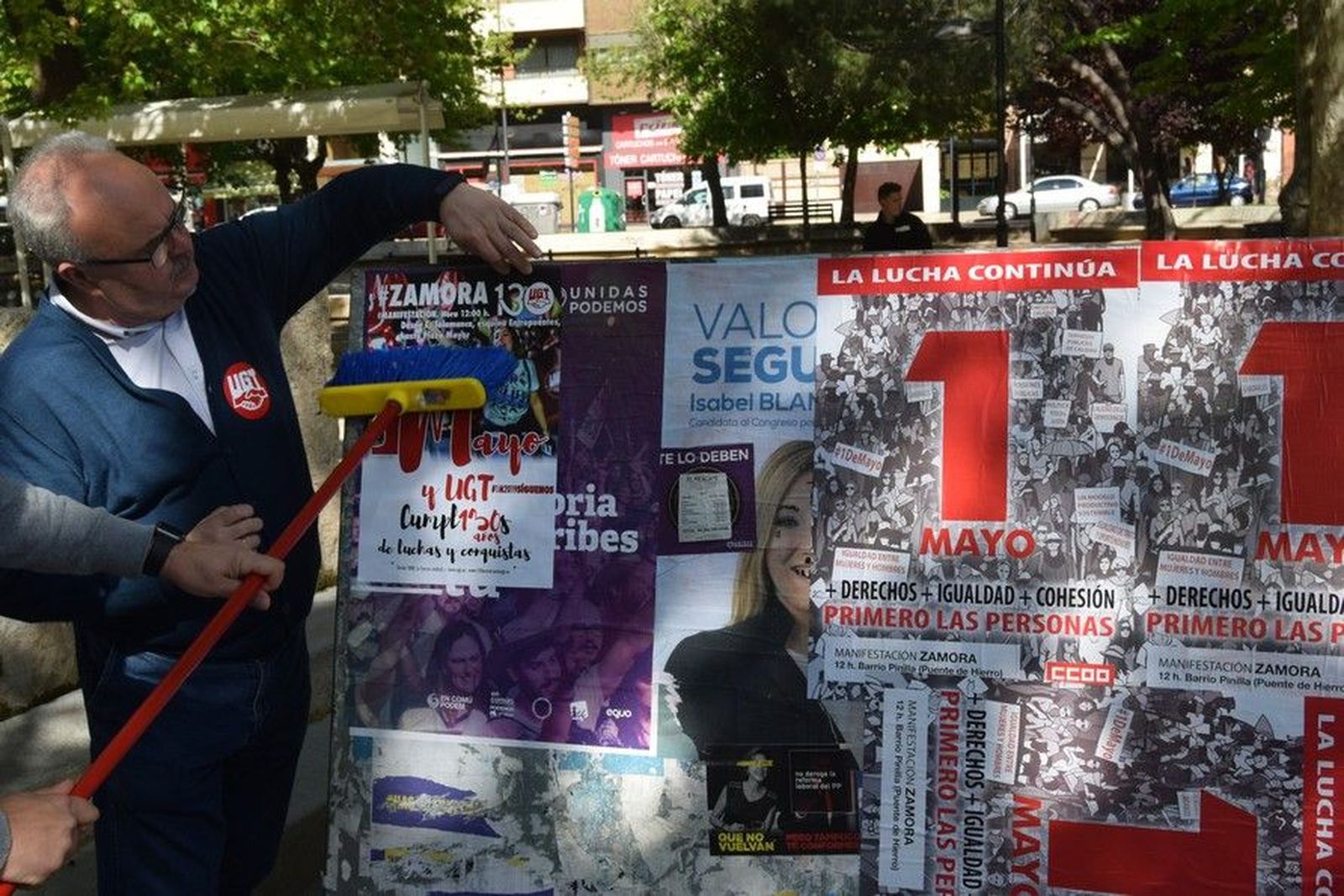 Pegada carteles UGT