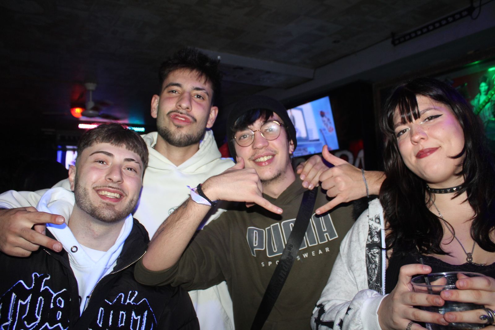 El Fin de Año Universitario continua por los bares de la capital del Tormes tras las doce campanadas