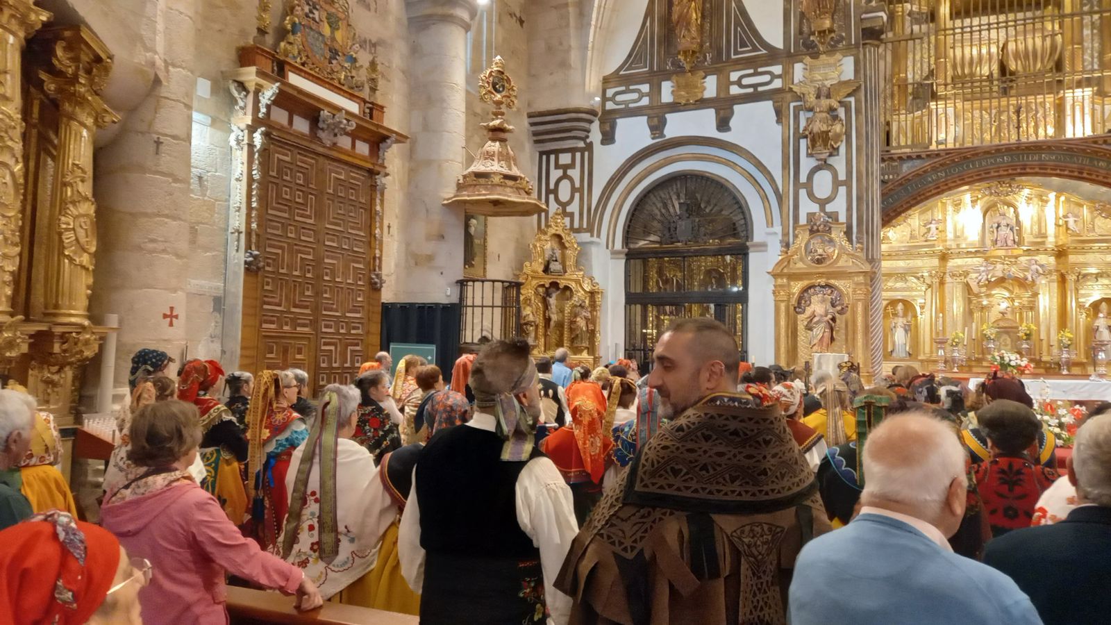 Misa Tradicional Zamorana en la iglesia de San Ildefonso