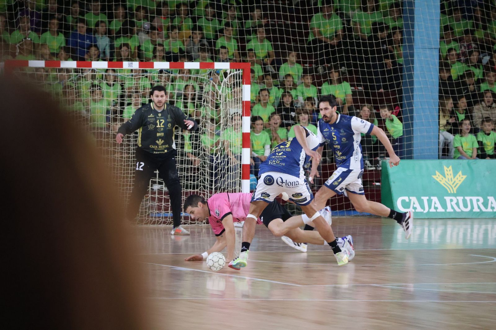 GALERÍA | El BM Zamora se juega consolidar el liderazgo frente a los asturianos del Auto-Center Principado Vetusta