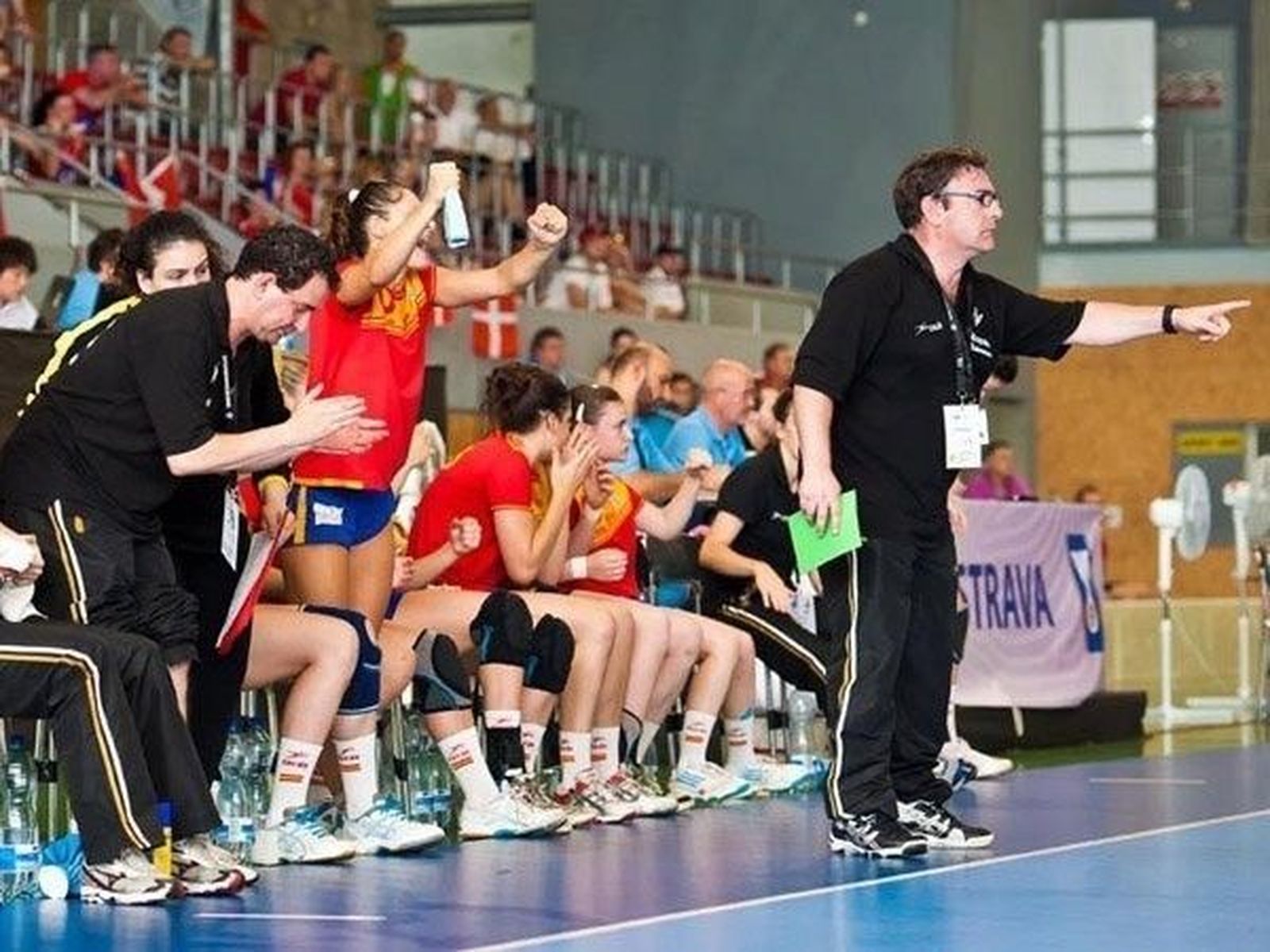 La selección júnior de balonmano femenino supera a las campeonas de Europa en el Mundial