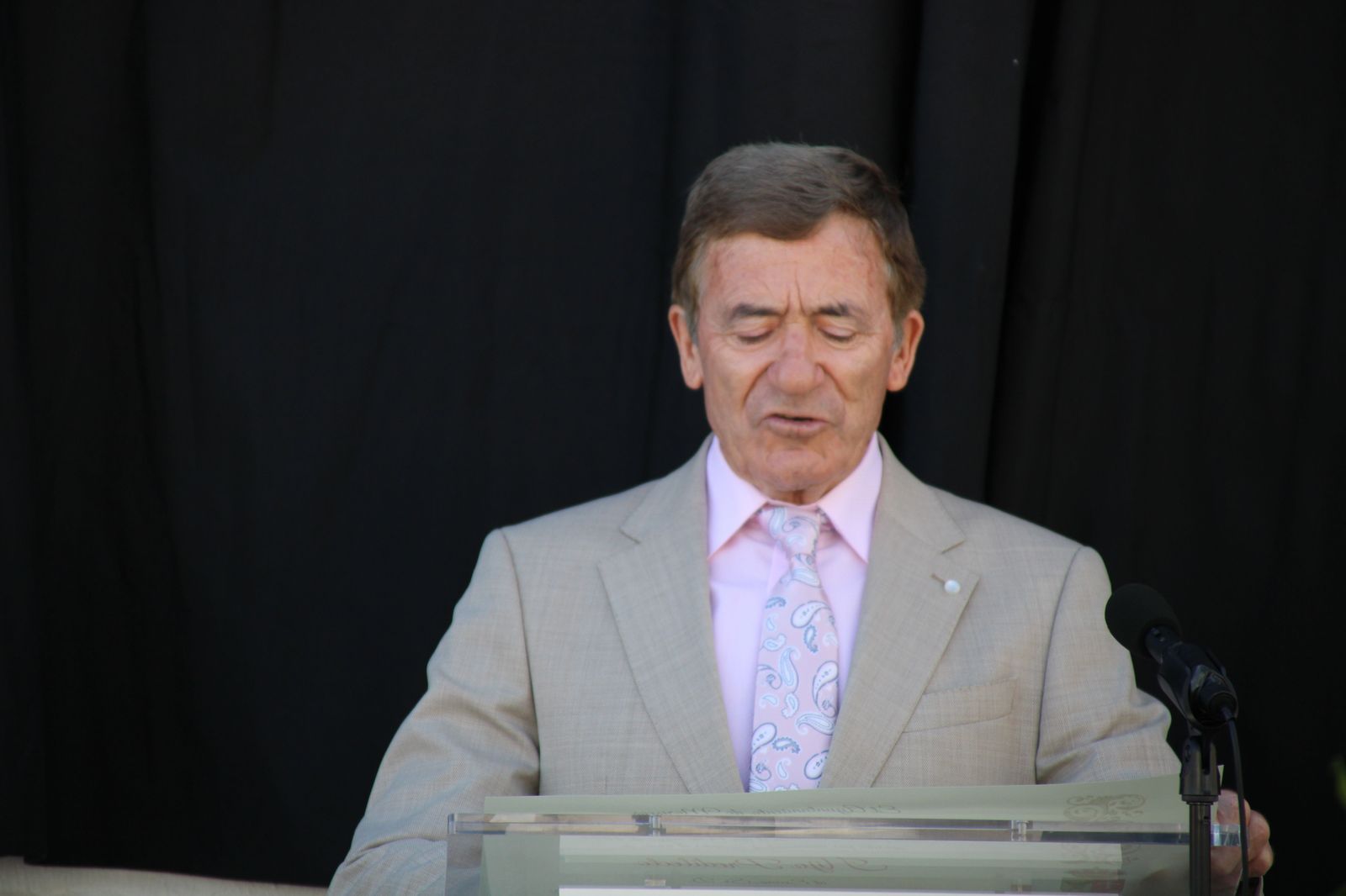 jesus-manso-alcalde-de-moriscos-en-el-acto-que-ha-nombrado-hijo-predilecto-del-municipio-a-jose-antonio-iglesias-pollo-6