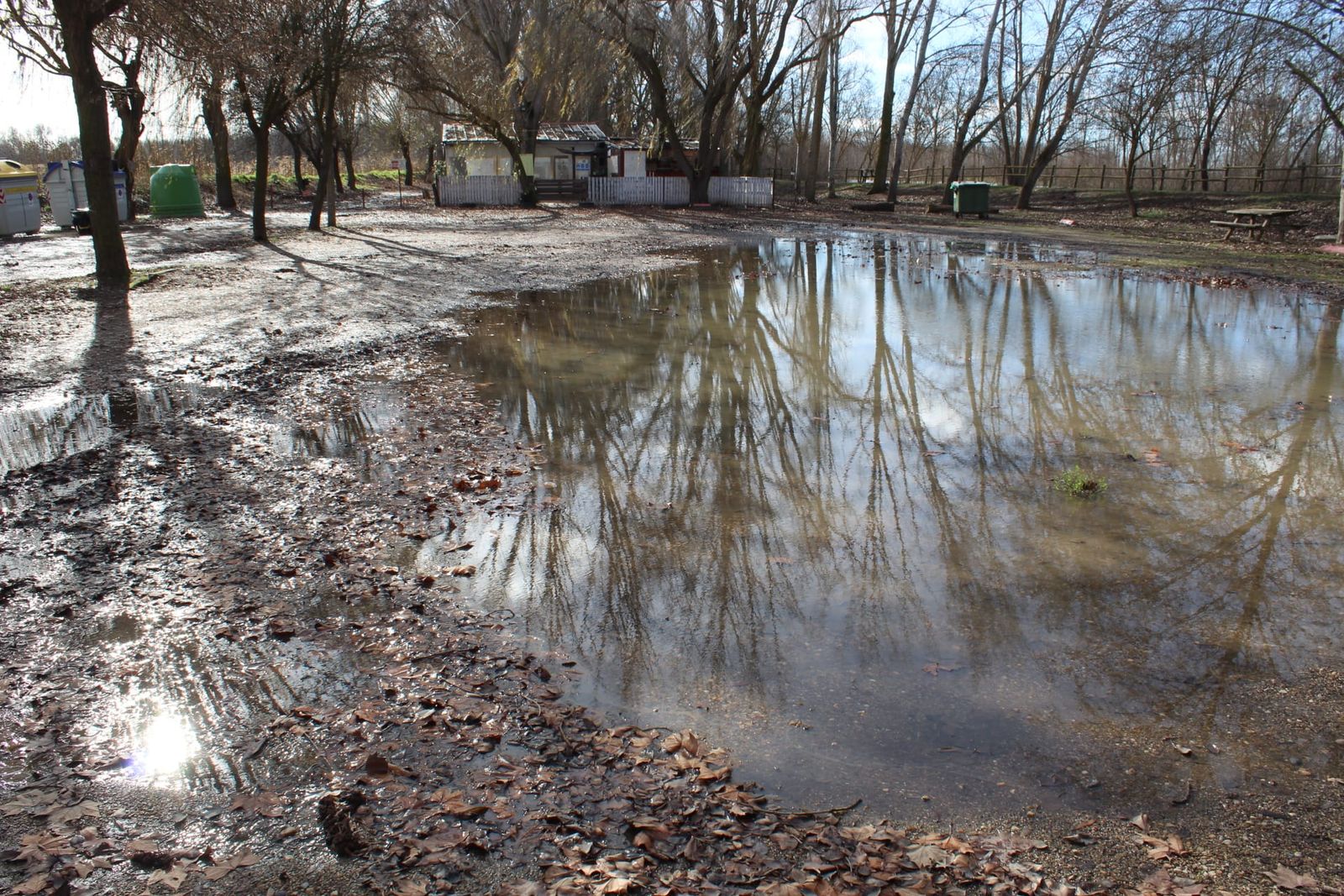 huerta-el-tormes-crecido-tras-las-ultimas-lluvias-inunda-la-playa-y-la-zona-de-ribera-17