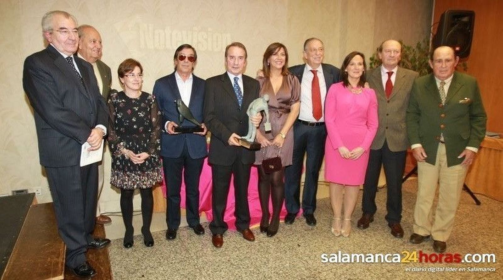 Pedro María Azofra y el maestro Juan José García reciben el Premio El Timbalero