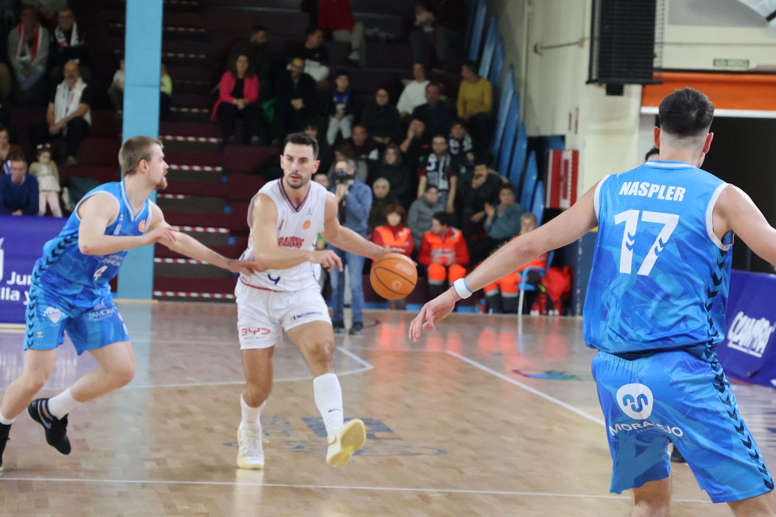 GALERÍA | Revive en imágenes el encuentro entre el CB Zamora y el Obradoiro