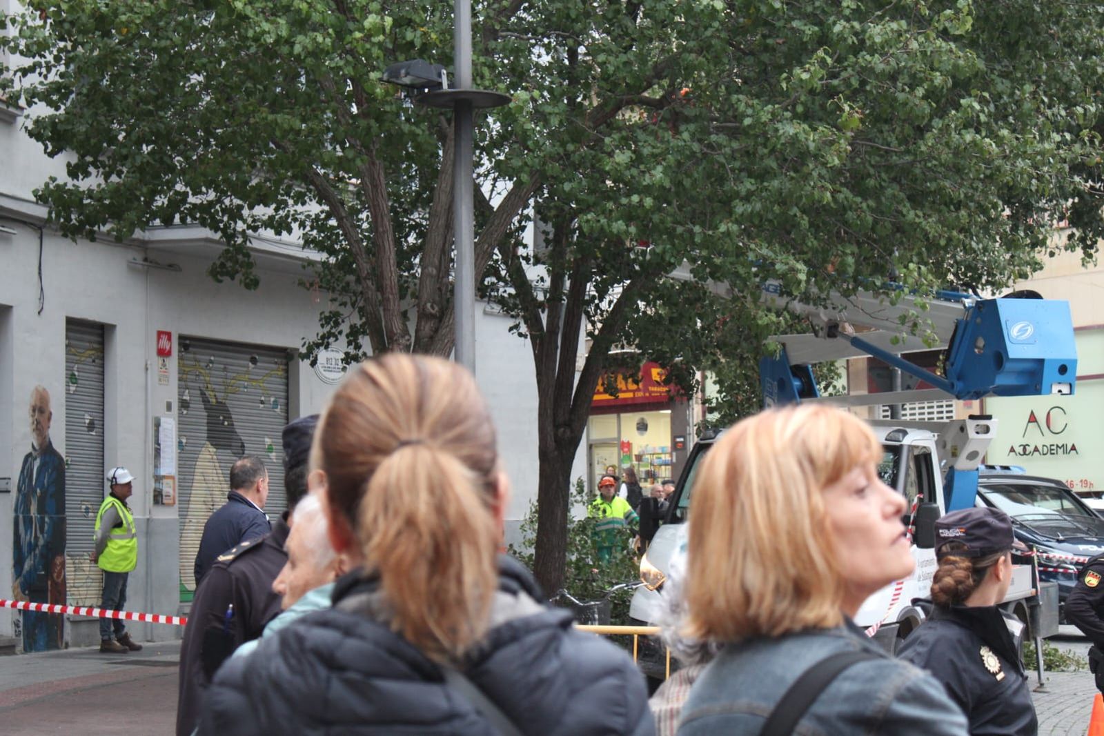 un-detenido-en-las-protestas-por-la-tala-de-arboles-en-la-plaza-del-oeste-27
