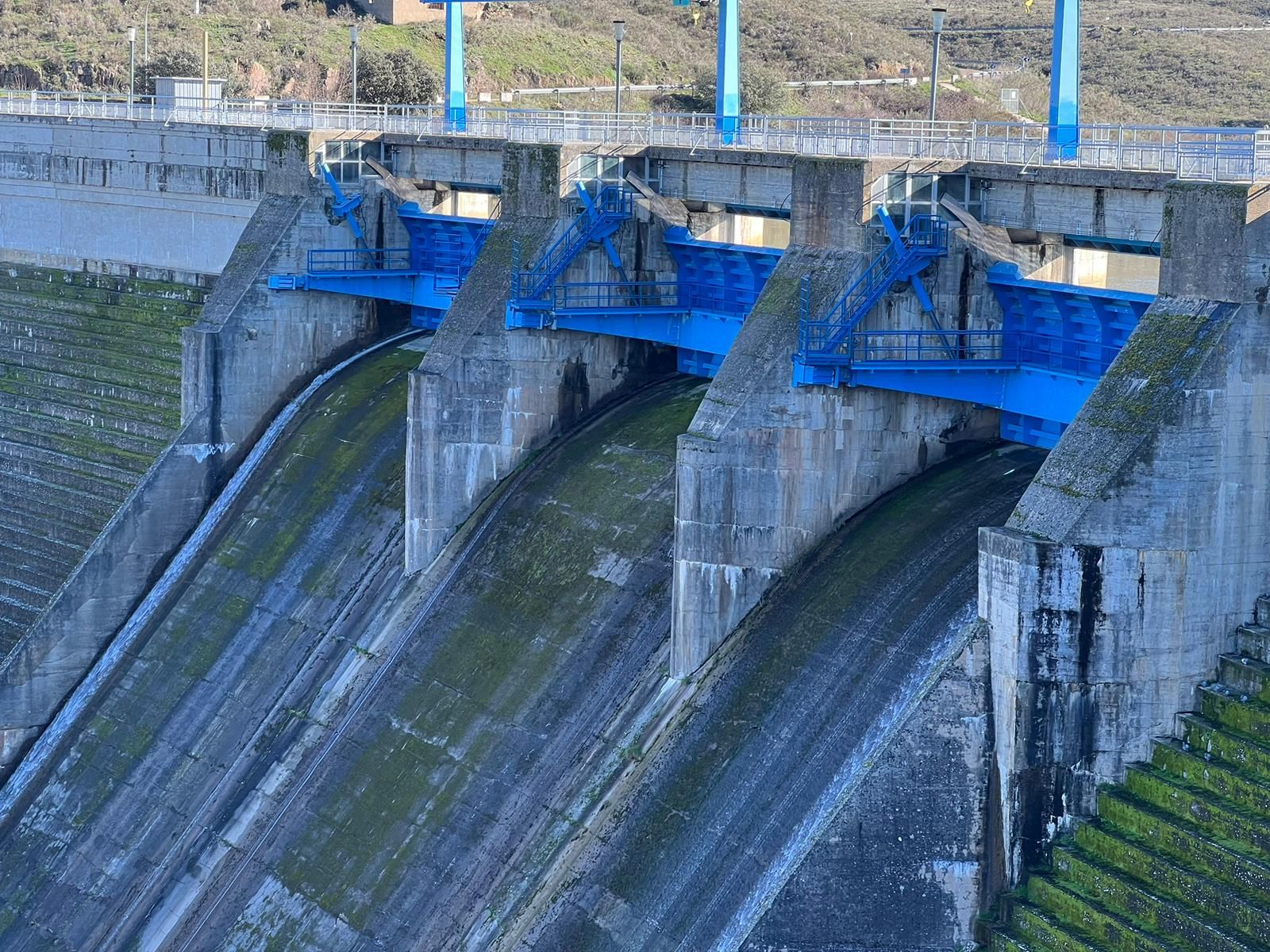 Presa, embalse y río del Agueda