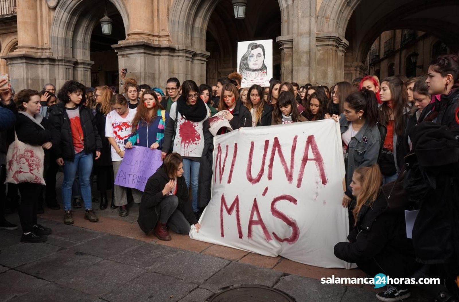 Acto violencia genero plaza (1) 1200x789
