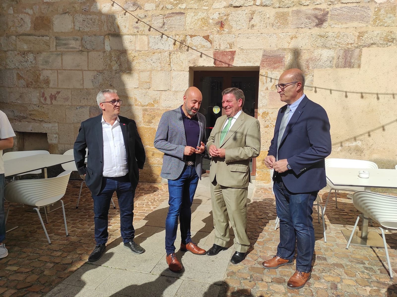 UGT y Junta de Castilla y León promueven los programas de retorno a la comunidad.