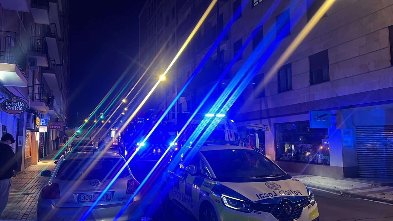 Gran despliegue de Bomberos y Policía por un incendio en Salamanca