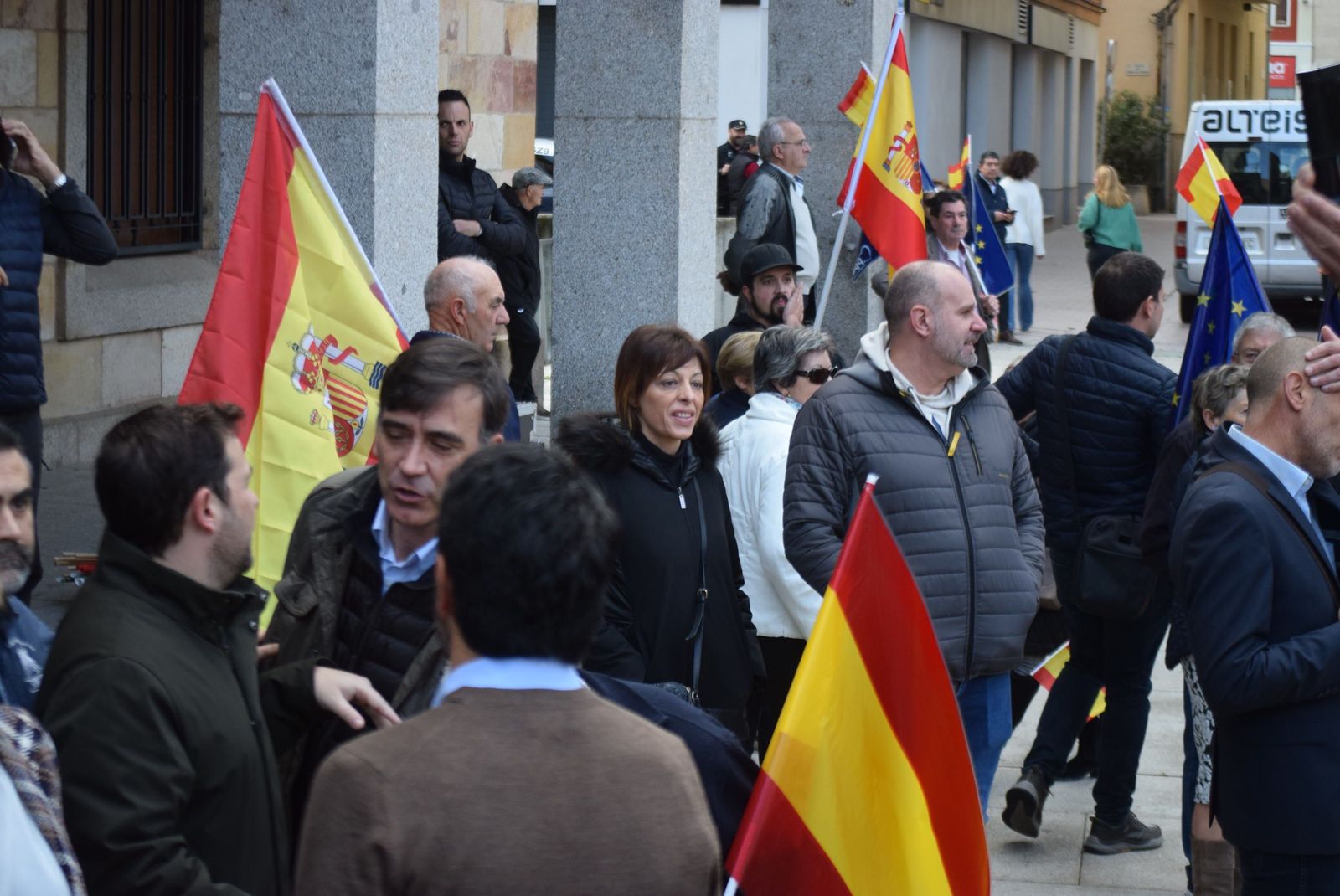 concentracion-del-pp-contra-la-amnistia-19