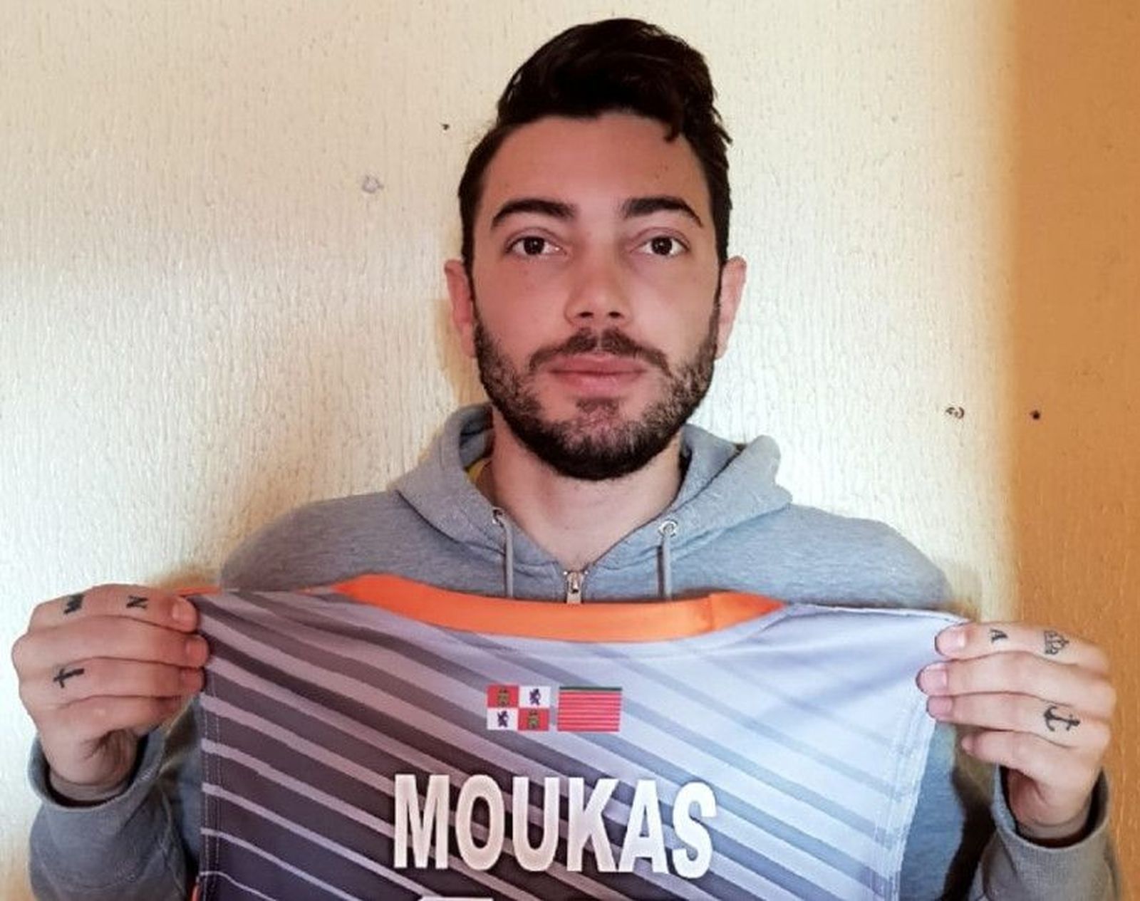 MOUKAS VIRGEN CONCHA