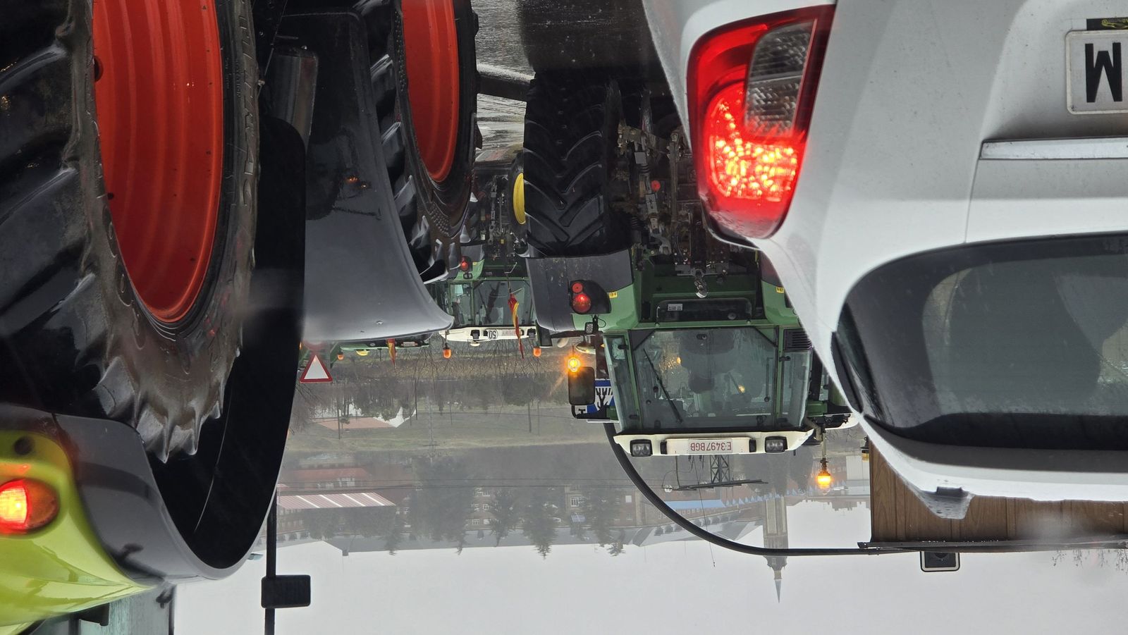En imágenes la marcha con tractores y vehículos de campo en Salamanca en protesta contra Mercosur
