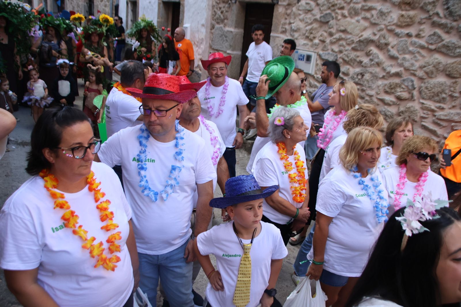 San Esteban de la Sierra, desfile de carrozas y disfraces