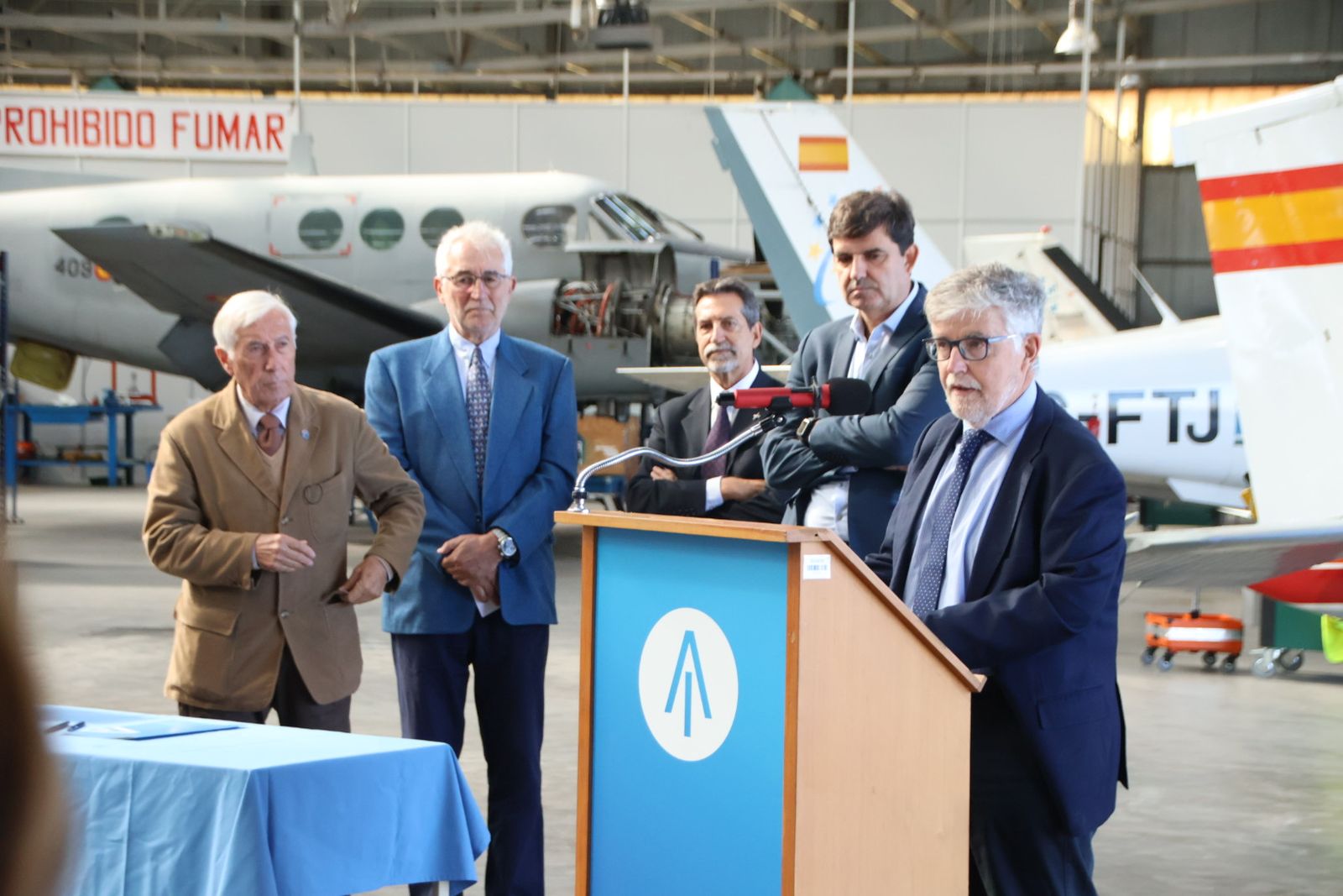 SENASA entrega una avioneta histórica, a la Fundación Infante de Orleans