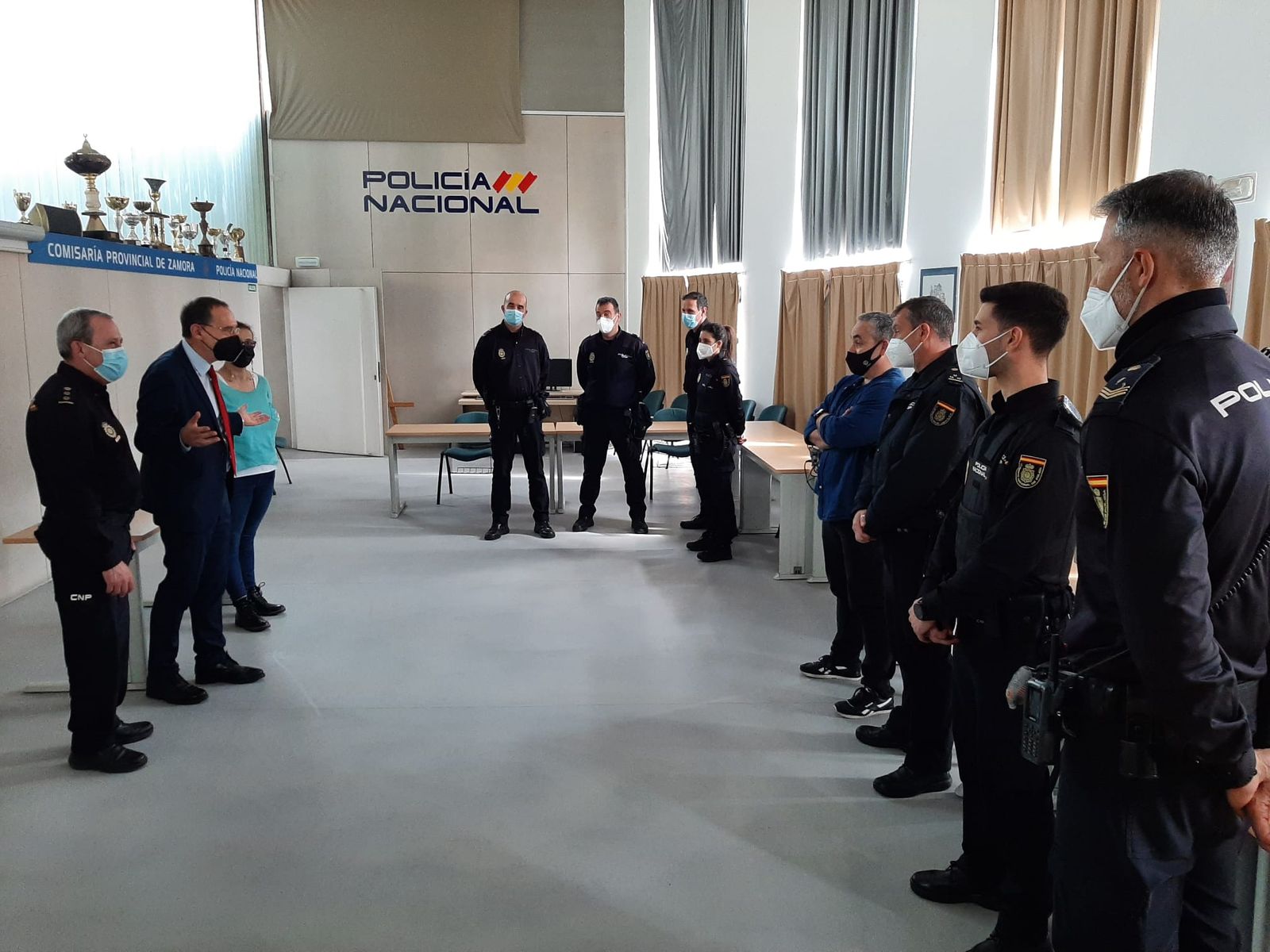 Imagen de los agentes implicados en las operaciones