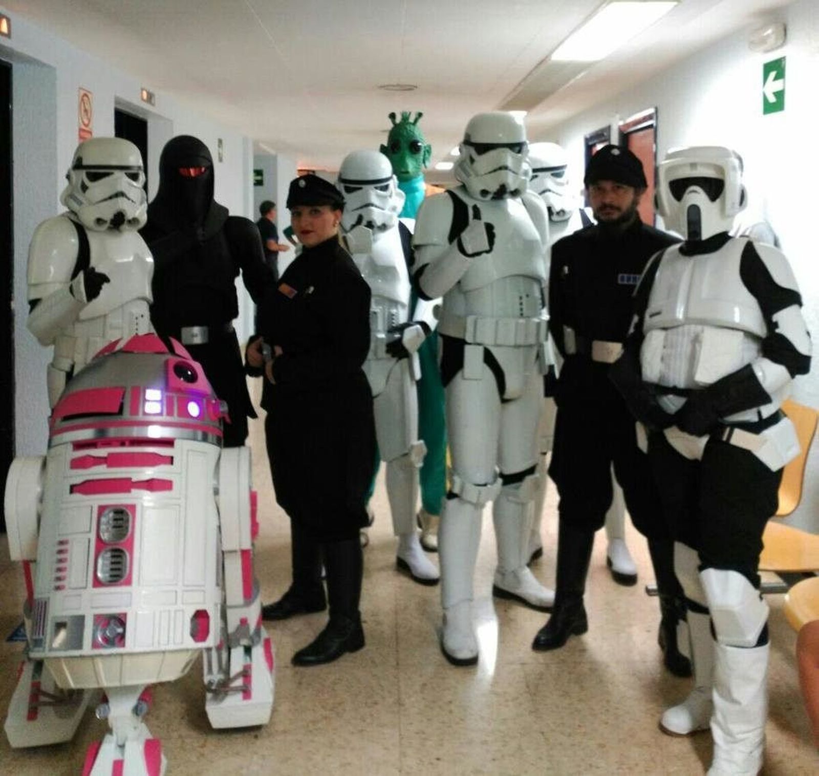 Las tropas imperiales de Star Wars reclutan soldados en el Hospital de Salamanca
