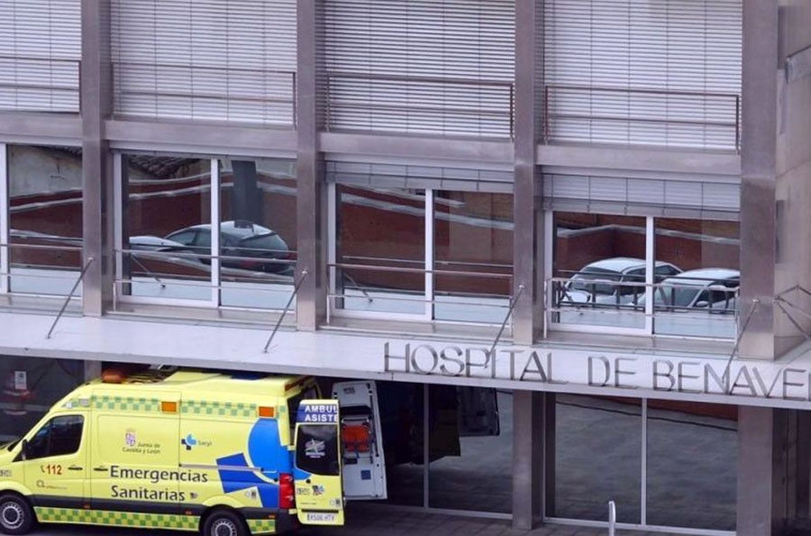 Hospital Benavente ambulancia. ZAMORA24HORAS