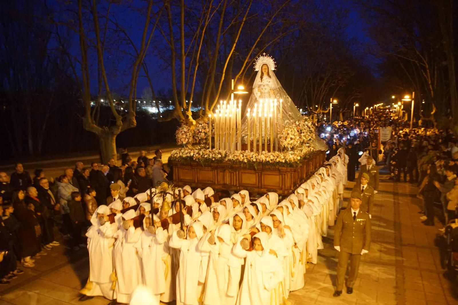 María Nuestra Madre y el Cristo del Amor y de la Paz en la procesión de la Semana Santa 2026 en Salamanca