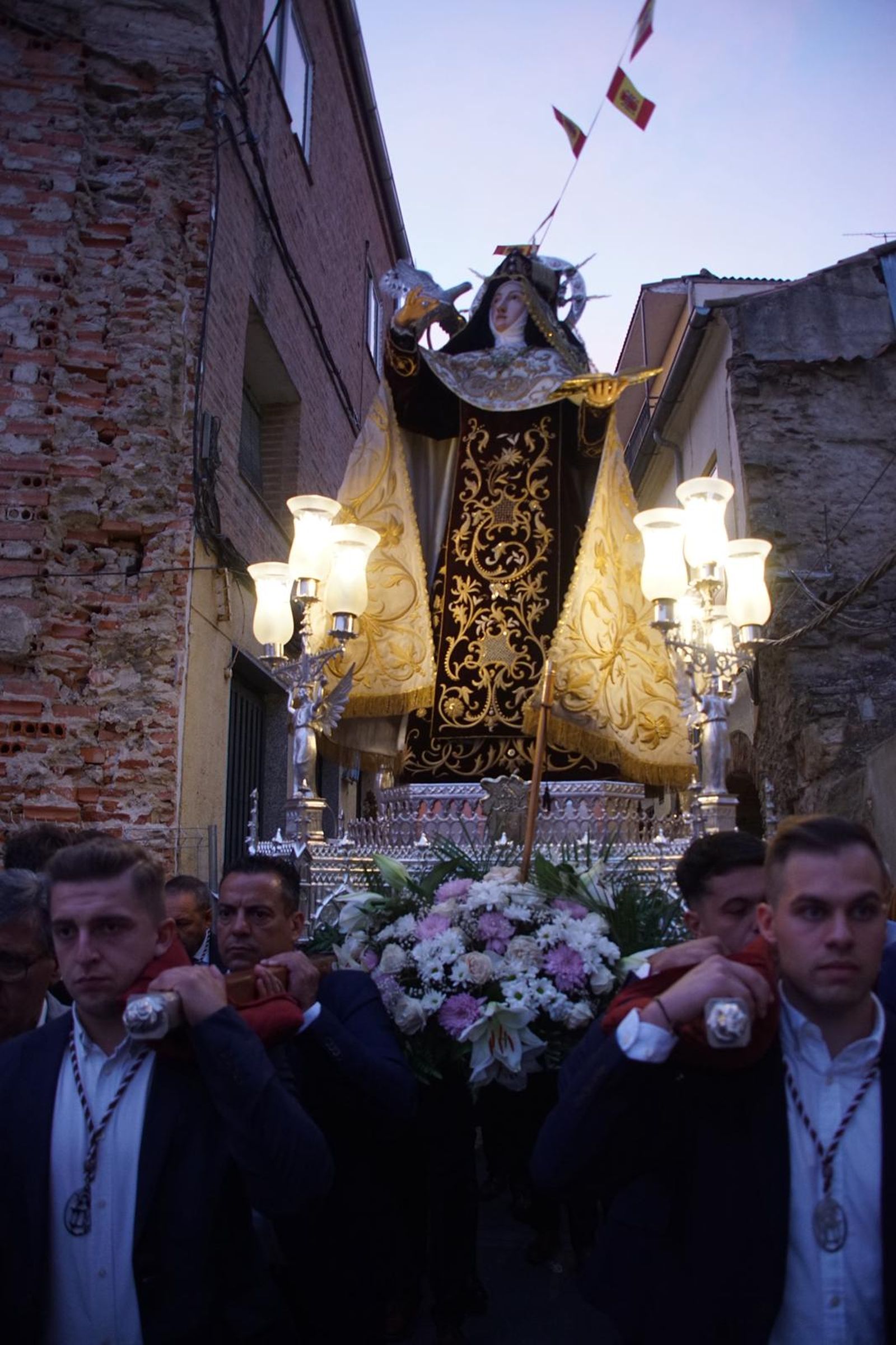 Procesión del regreso a clausura de Santa Teresa de Jesús