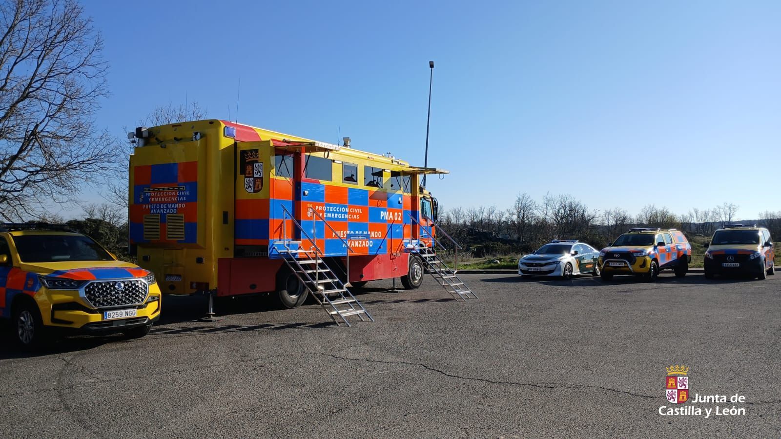 Puesto de Mando Avanzado de Protección Civil en la fábrica del Navazo