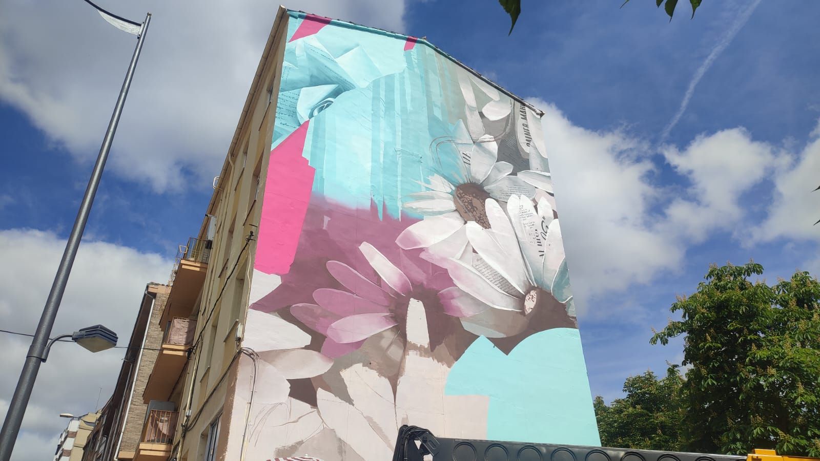 Presentación del mural dedicado a la lectura