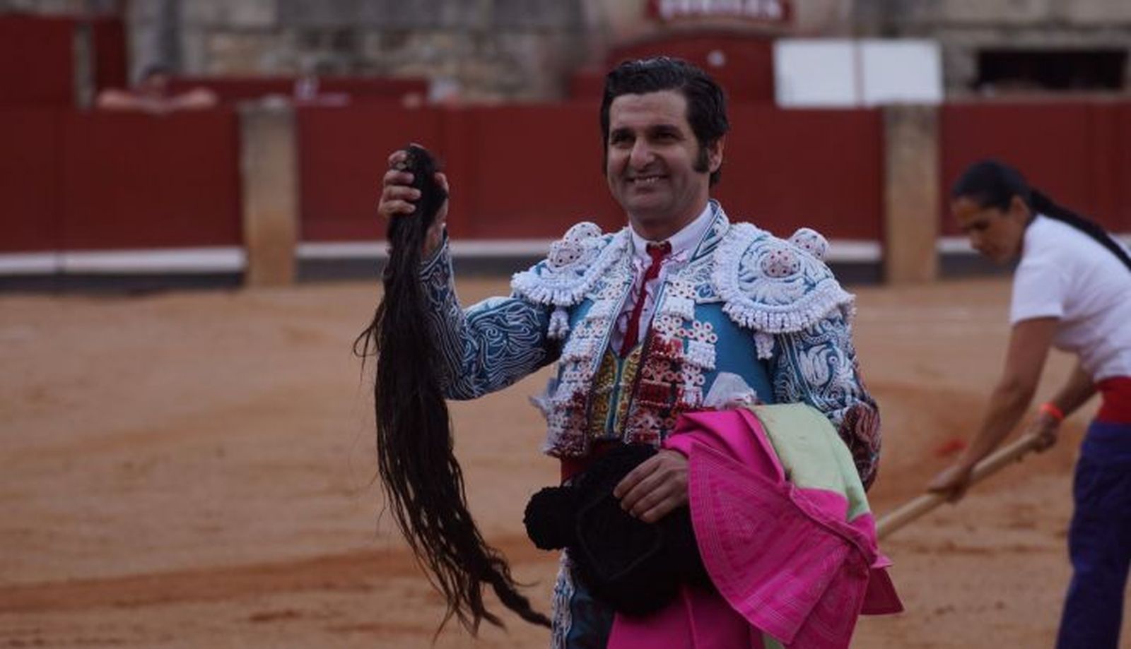 Mano mano entre Morante de la Puebla y Marco Pérez por San Juan de Sahagún en Salamanca: imágenes del festejo Mano mano entre Morante de la Puebla y Marco Pérez por San Juan de Sahagún en Salamanca: imágenes del festejo