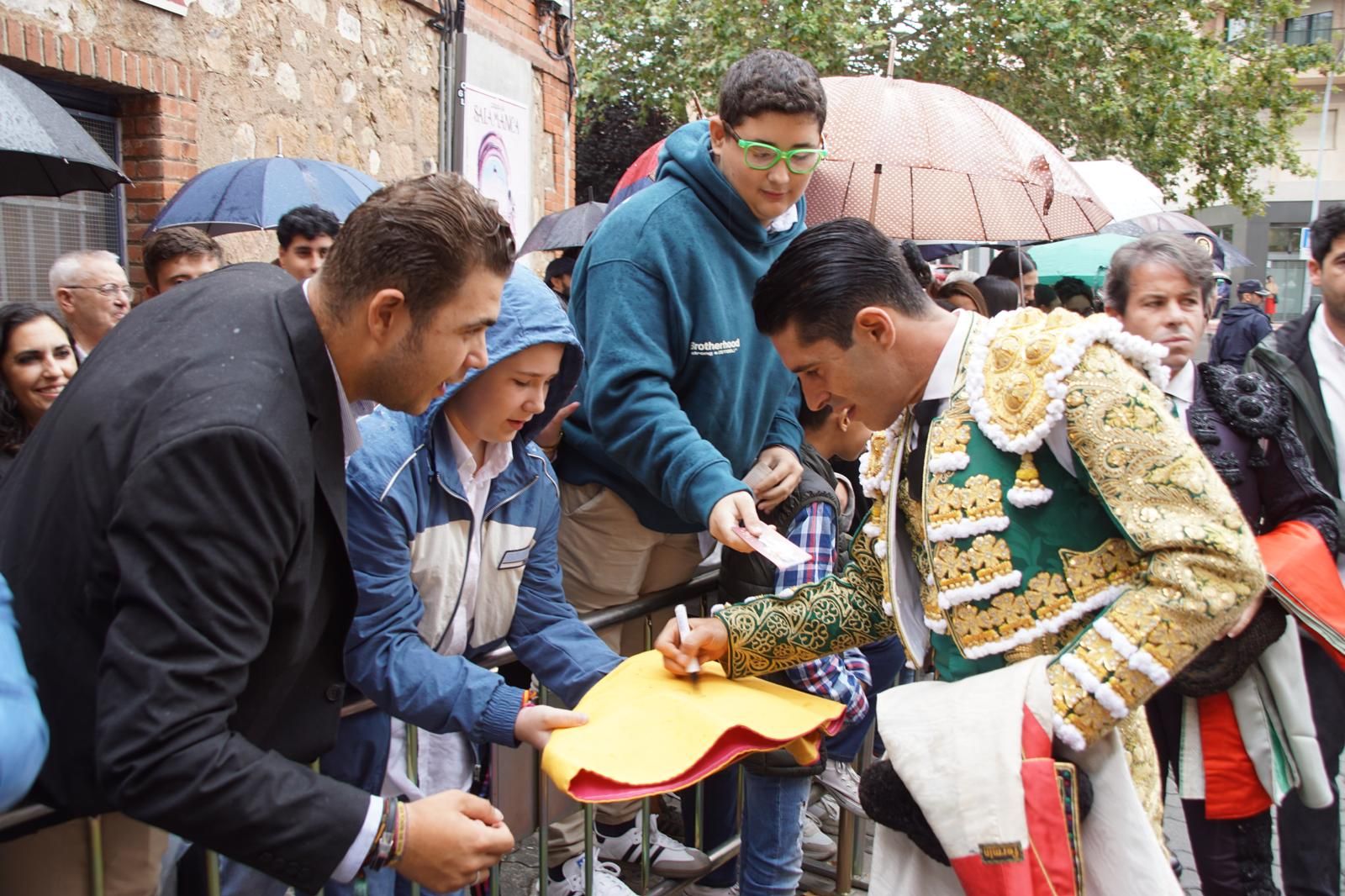 ambiente-en-el-patio-de-cuadrillas-de-la-glorieta-para-ver-a-talavante-roca-rey-y-aguado-20-de-septiembre-de-2024-foto-juanes-29