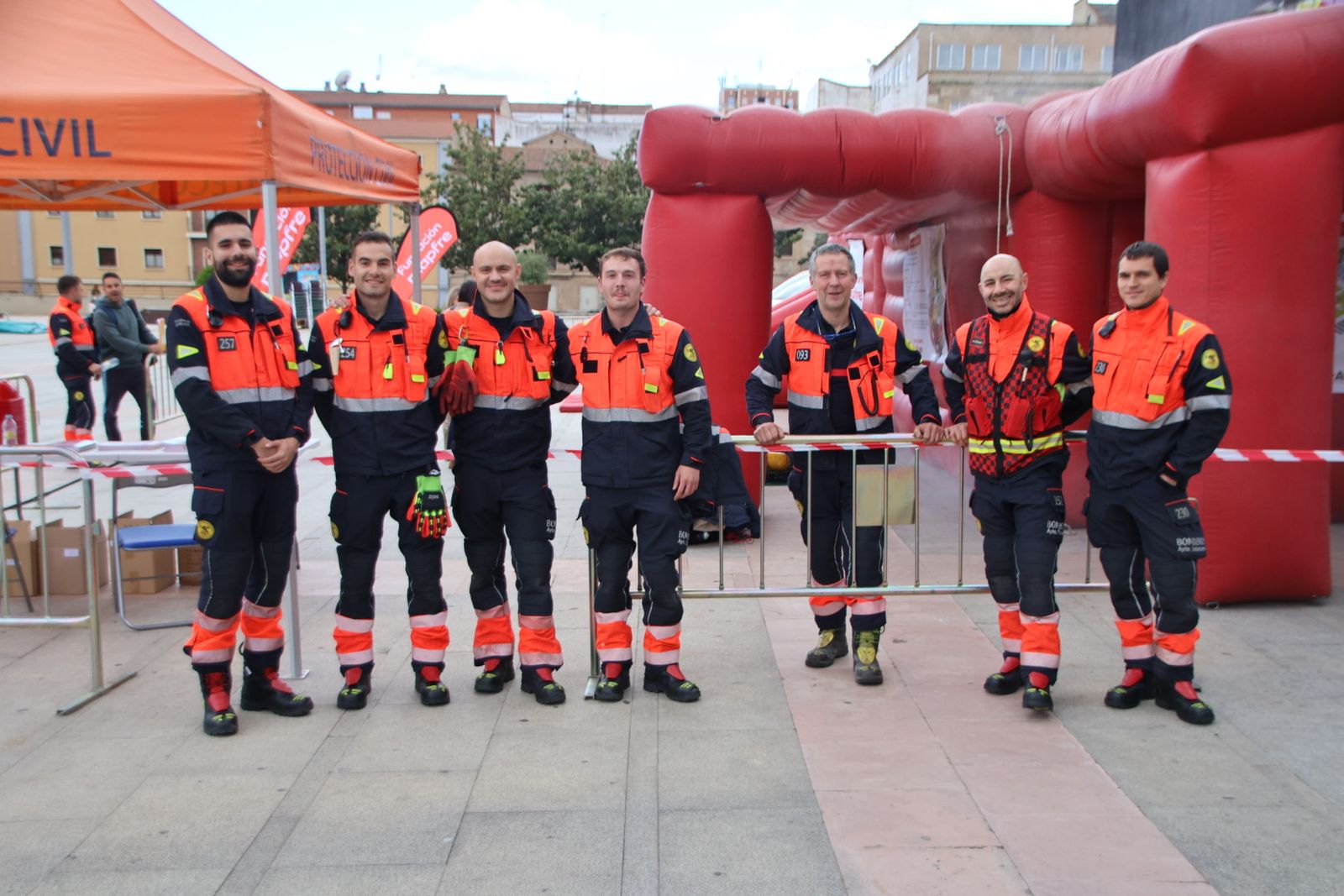 Talleres de prevención de incendios y primeros auxilios y una muestra de vehículos y material de bomberos